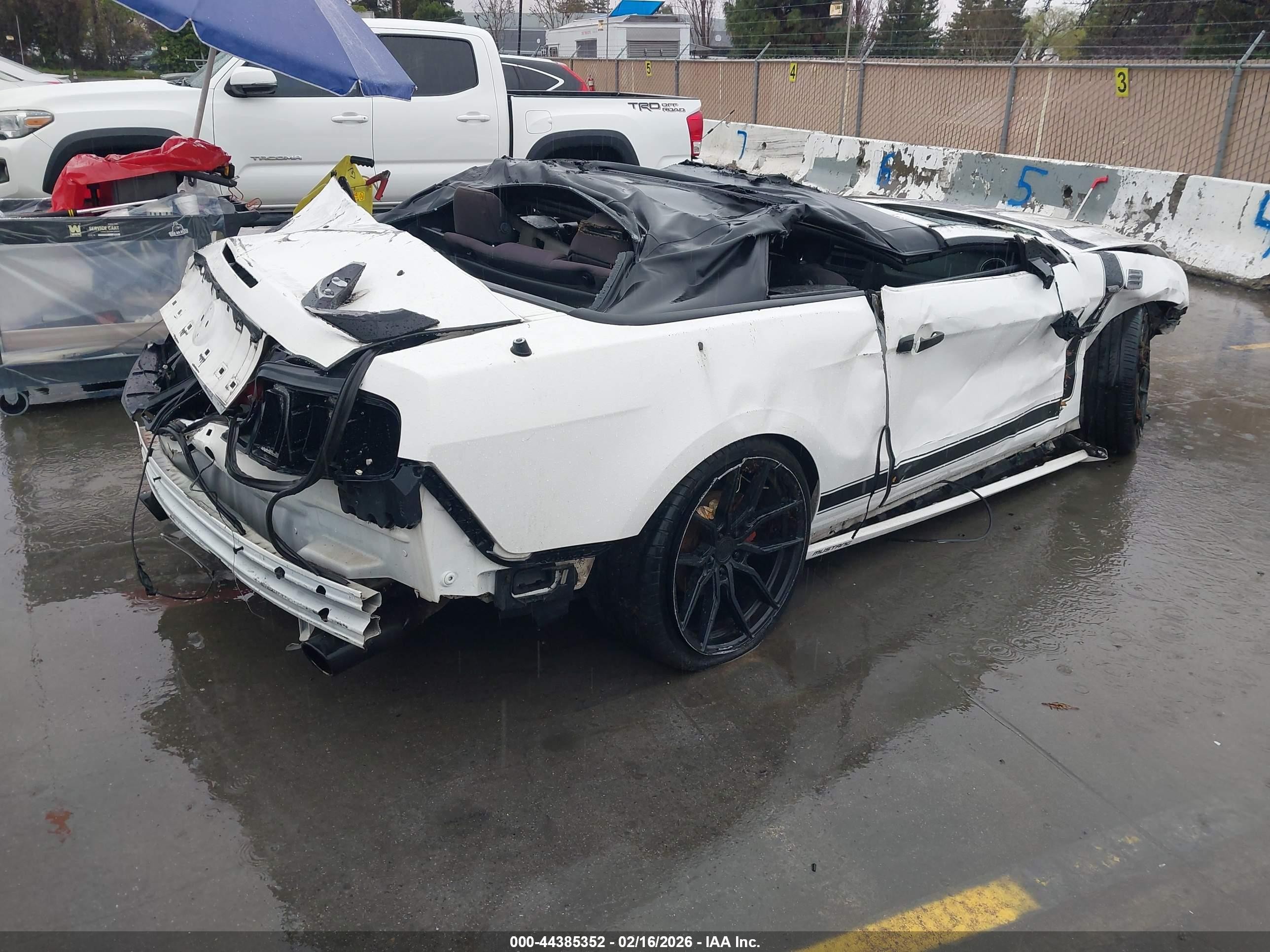 2013 Ford Mustang V6 White vin: 1ZVBP8EM2D5203685
