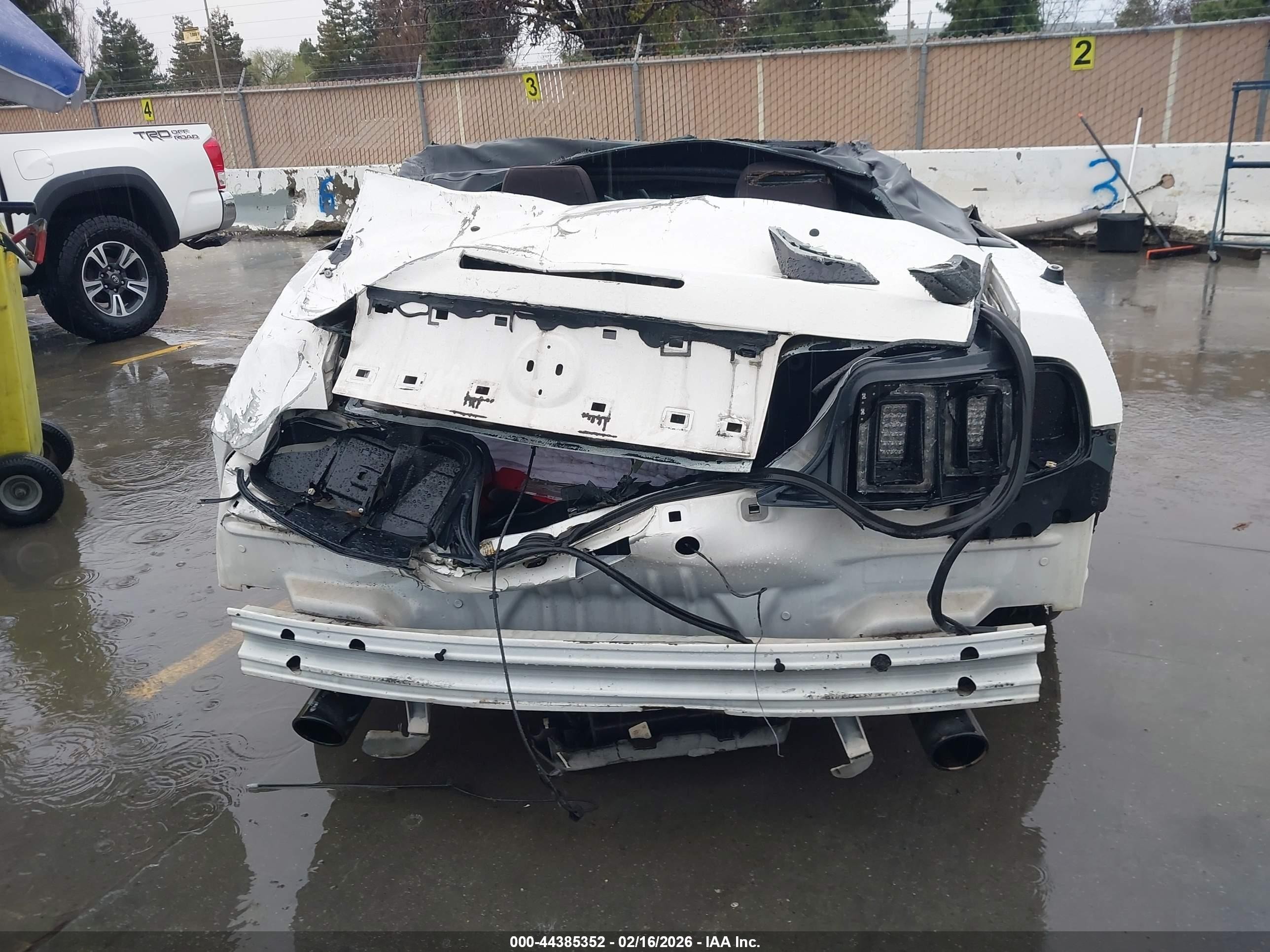 2013 Ford Mustang V6 White vin: 1ZVBP8EM2D5203685