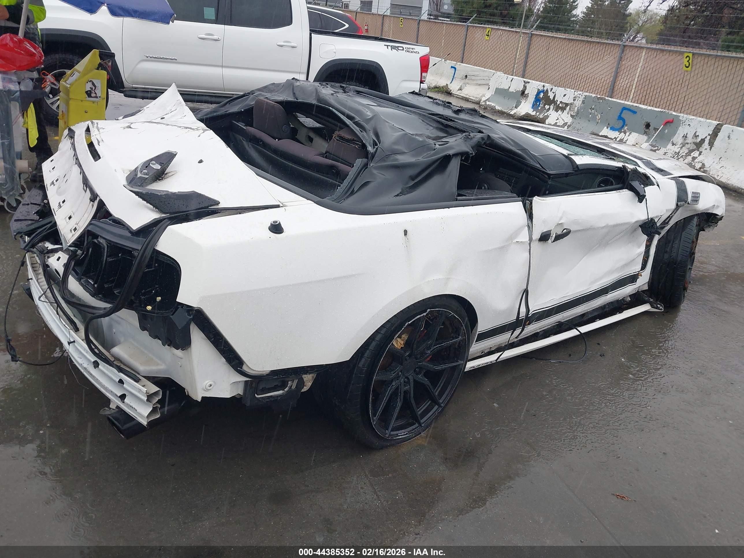2013 Ford Mustang V6 White vin: 1ZVBP8EM2D5203685