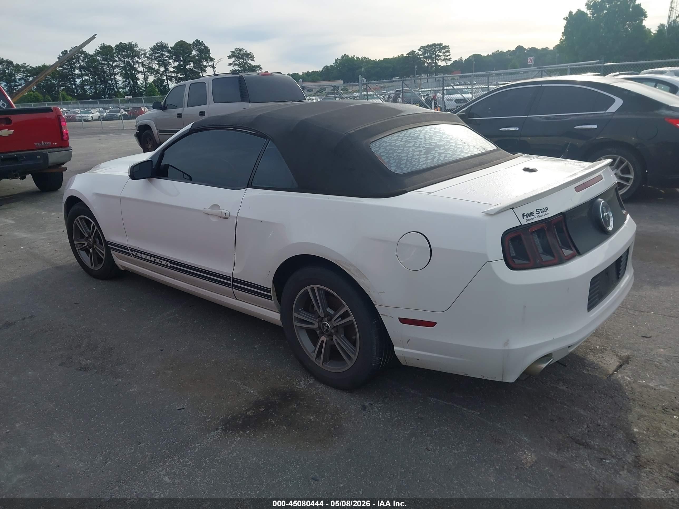 2013 Ford Mustang V6 Premium White vin: 1ZVBP8EM2D5213956