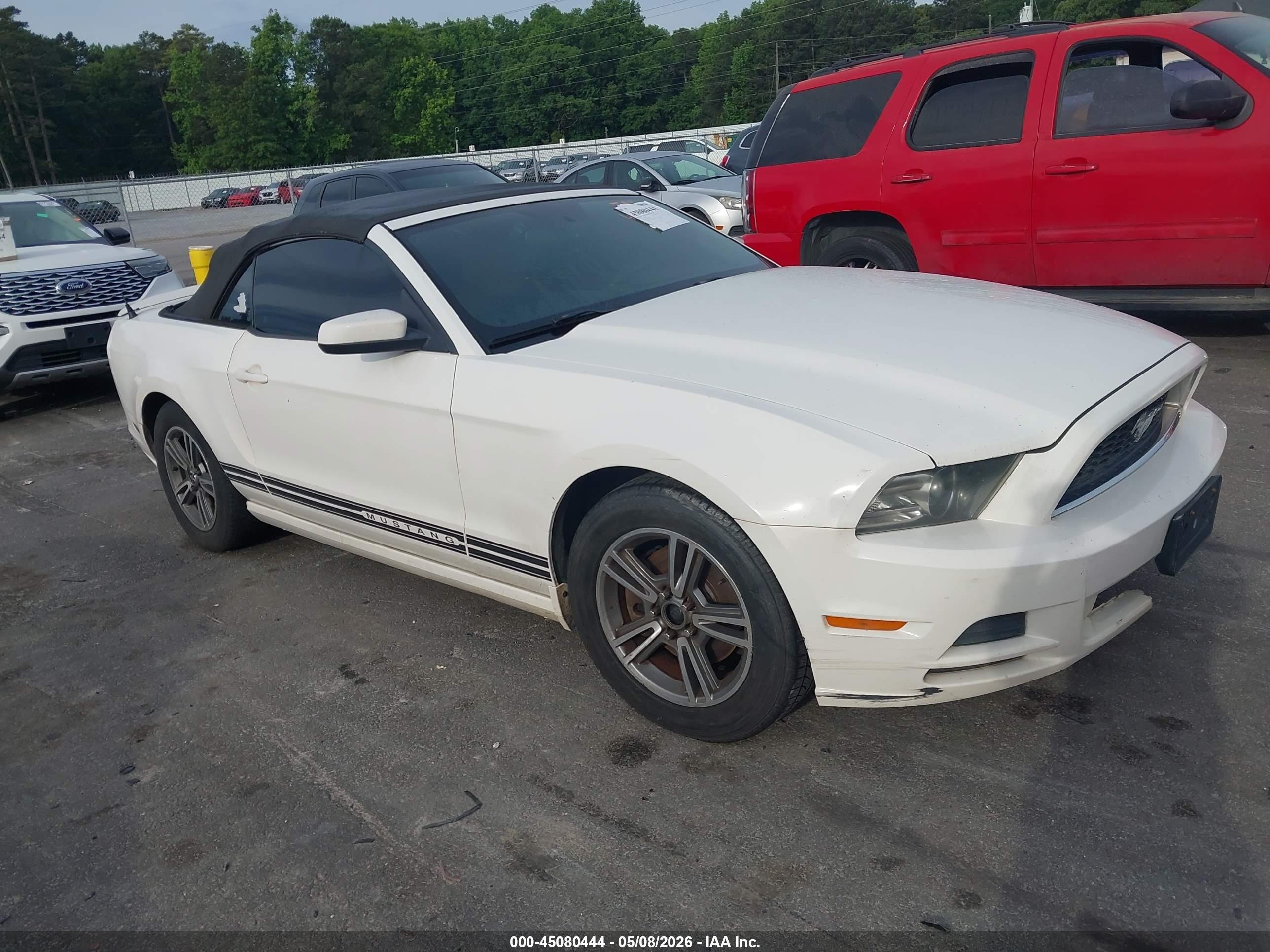2013 Ford Mustang V6 Premium White vin: 1ZVBP8EM2D5213956