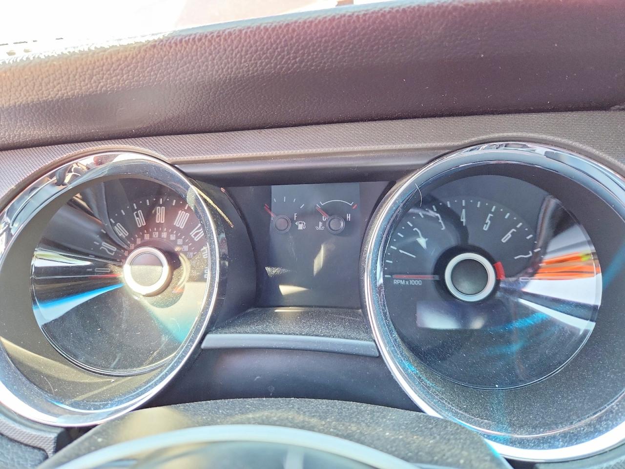 2014 Ford Mustang Red vin: 1ZVBP8EM2E5205499