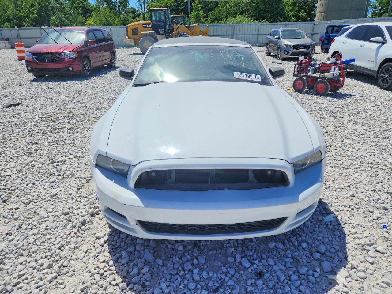 2014 Ford Mustang White vin: 1ZVBP8EM2E5208418