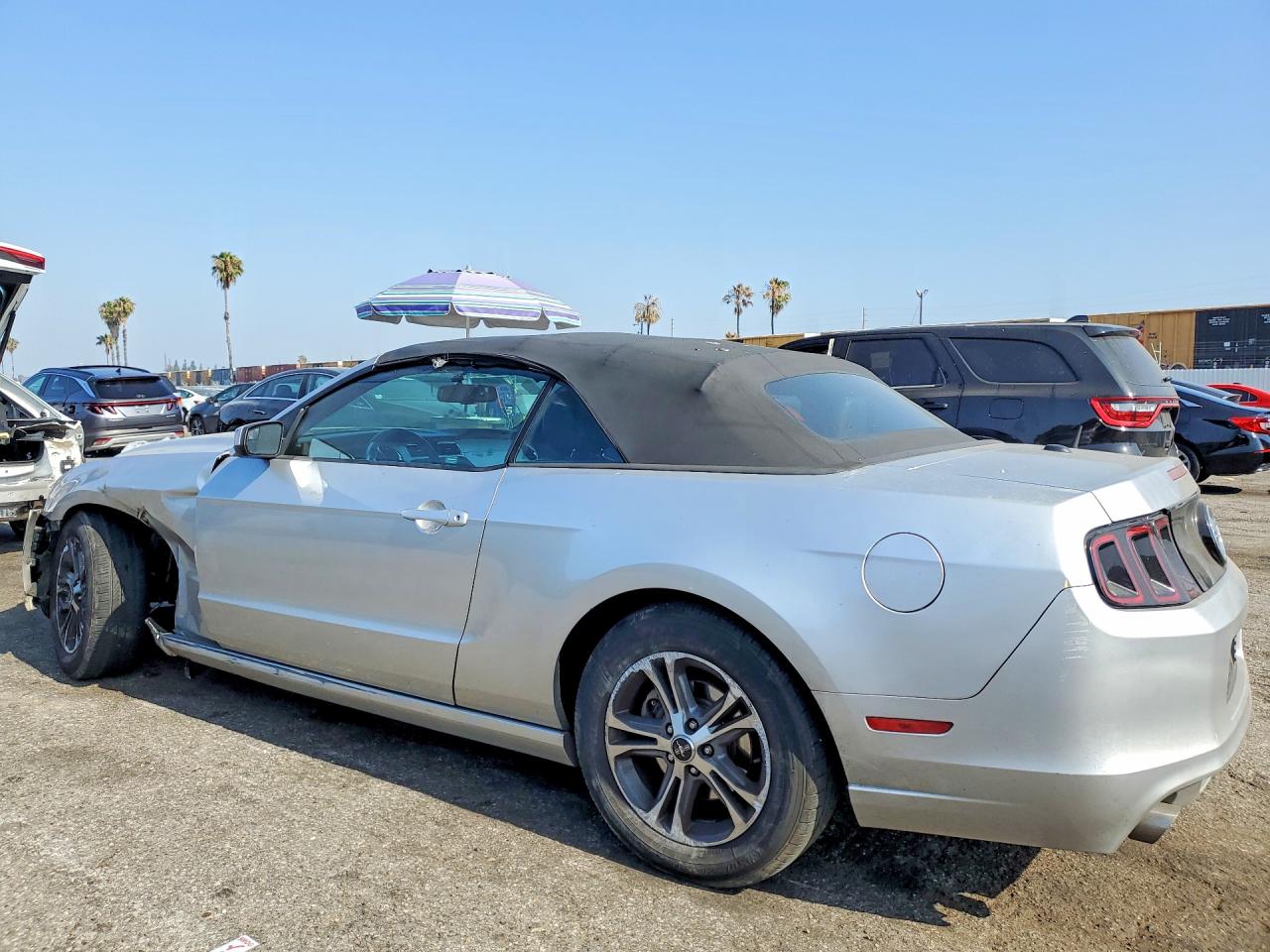 2014 Ford Mustang Silver vin: 1ZVBP8EM2E5310818