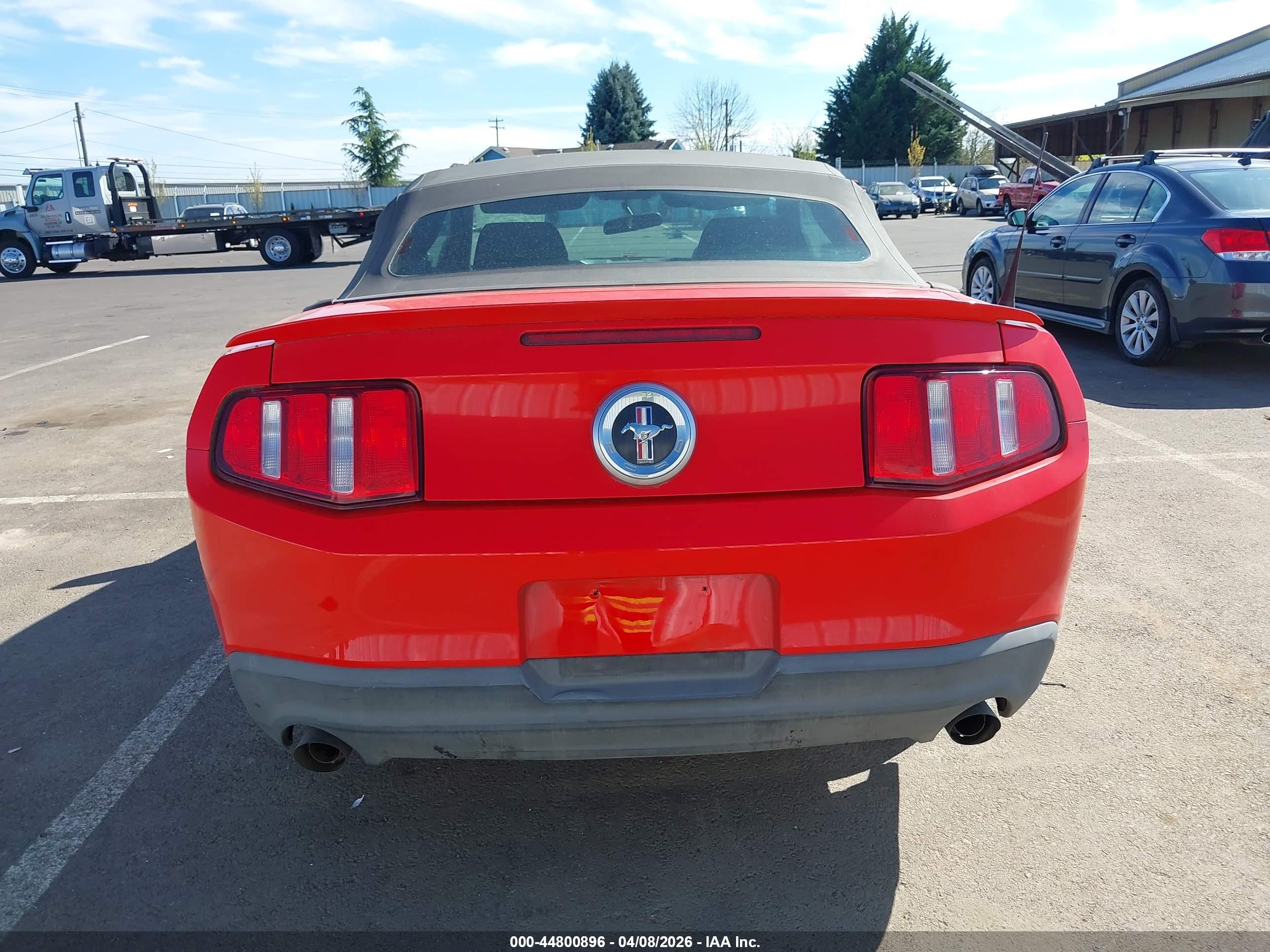2011 Ford Mustang V6 Red vin: 1ZVBP8EM3B5159273