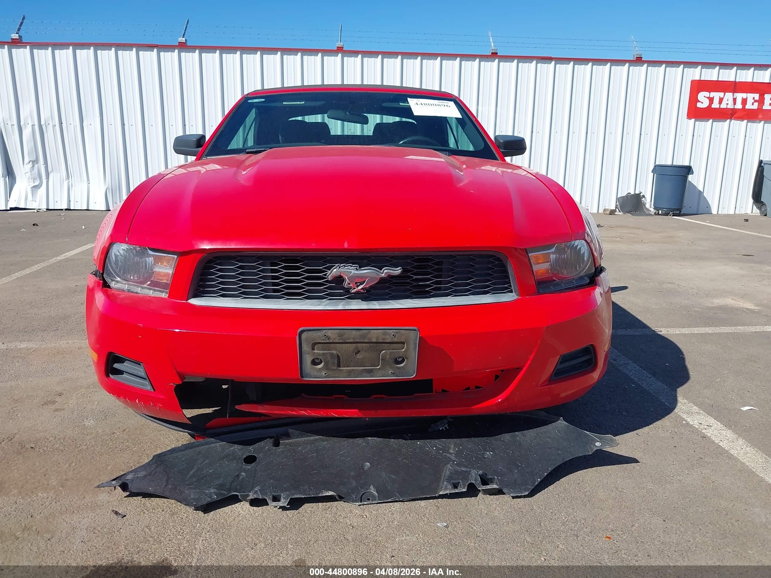 2011 Ford Mustang V6 Red vin: 1ZVBP8EM3B5159273