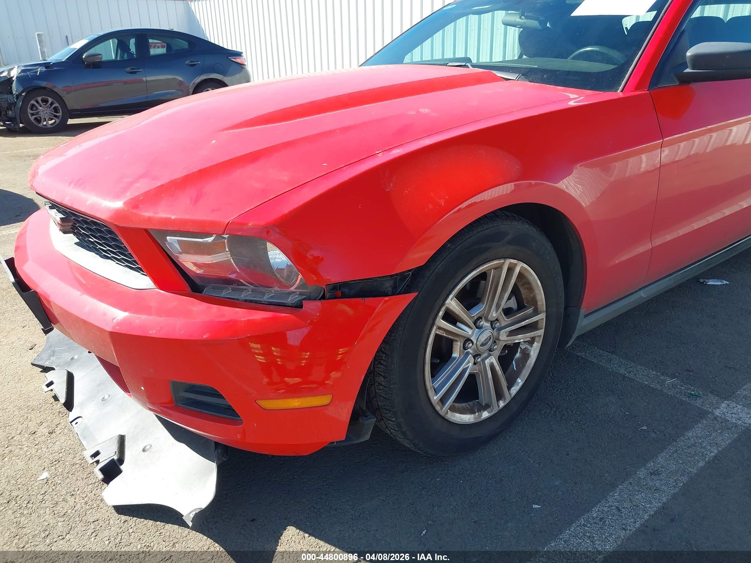 2011 Ford Mustang V6 Red vin: 1ZVBP8EM3B5159273