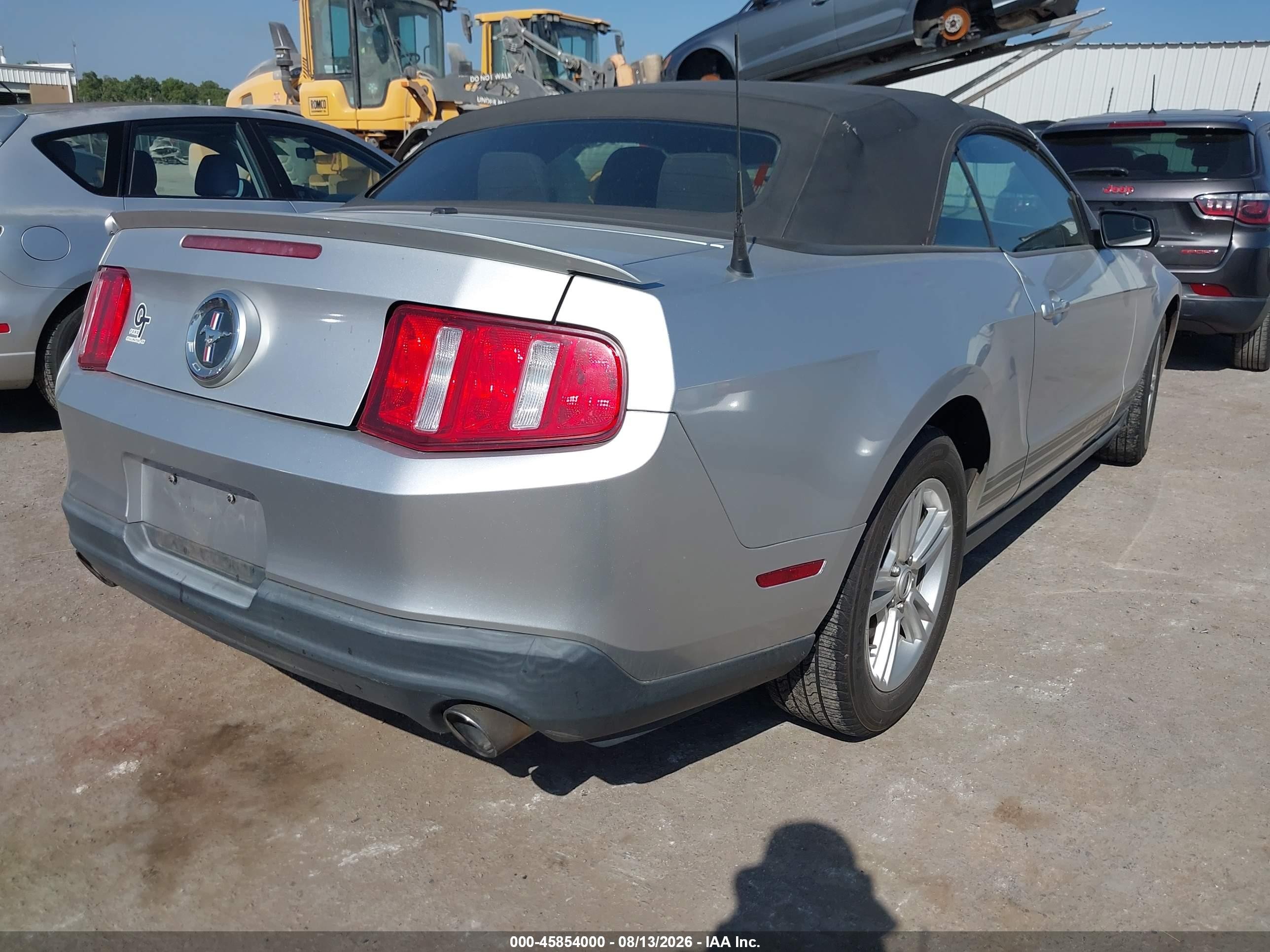 2012 Ford Mustang V6 Silver vin: 1ZVBP8EM3C5208148