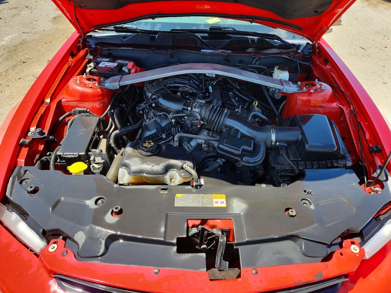 2012 Ford Mustang Red vin: 1ZVBP8EM3C5277907