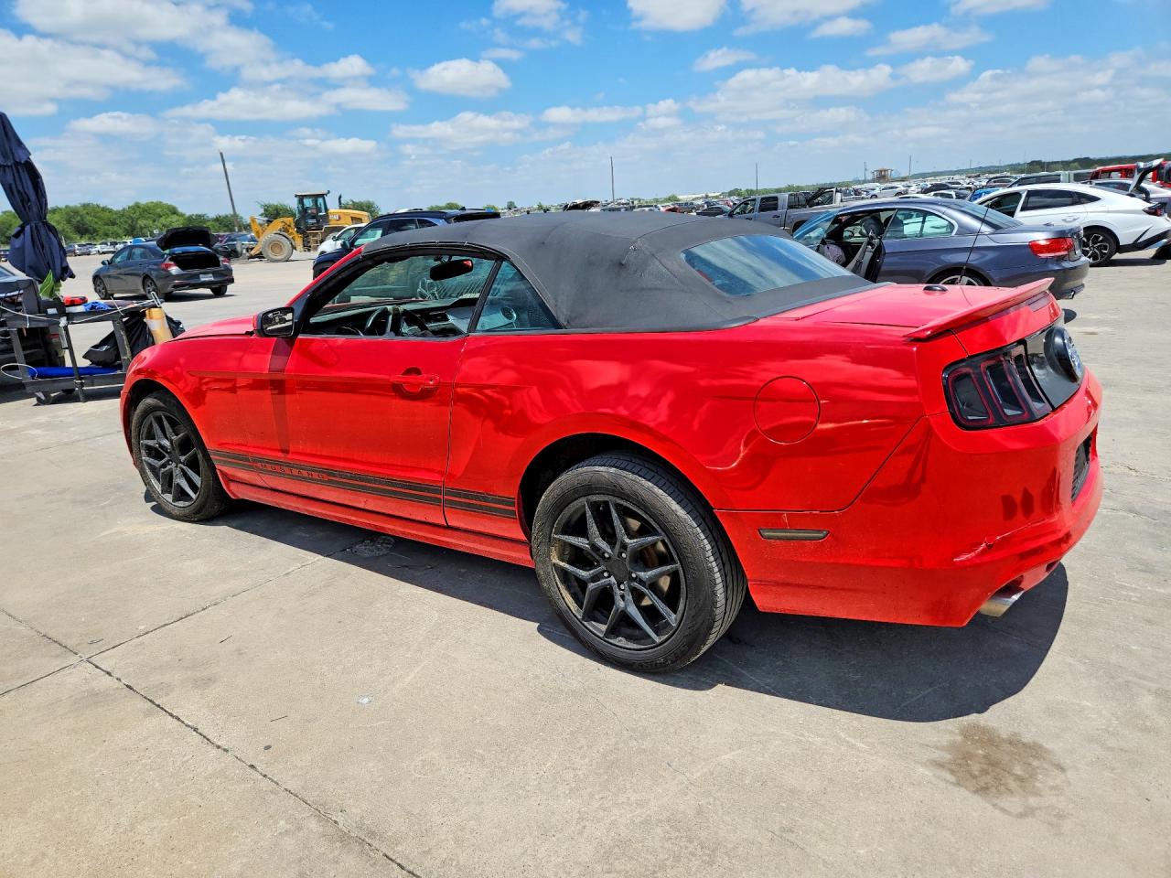 2013 Ford Mustang Red vin: 1ZVBP8EM3D5202710