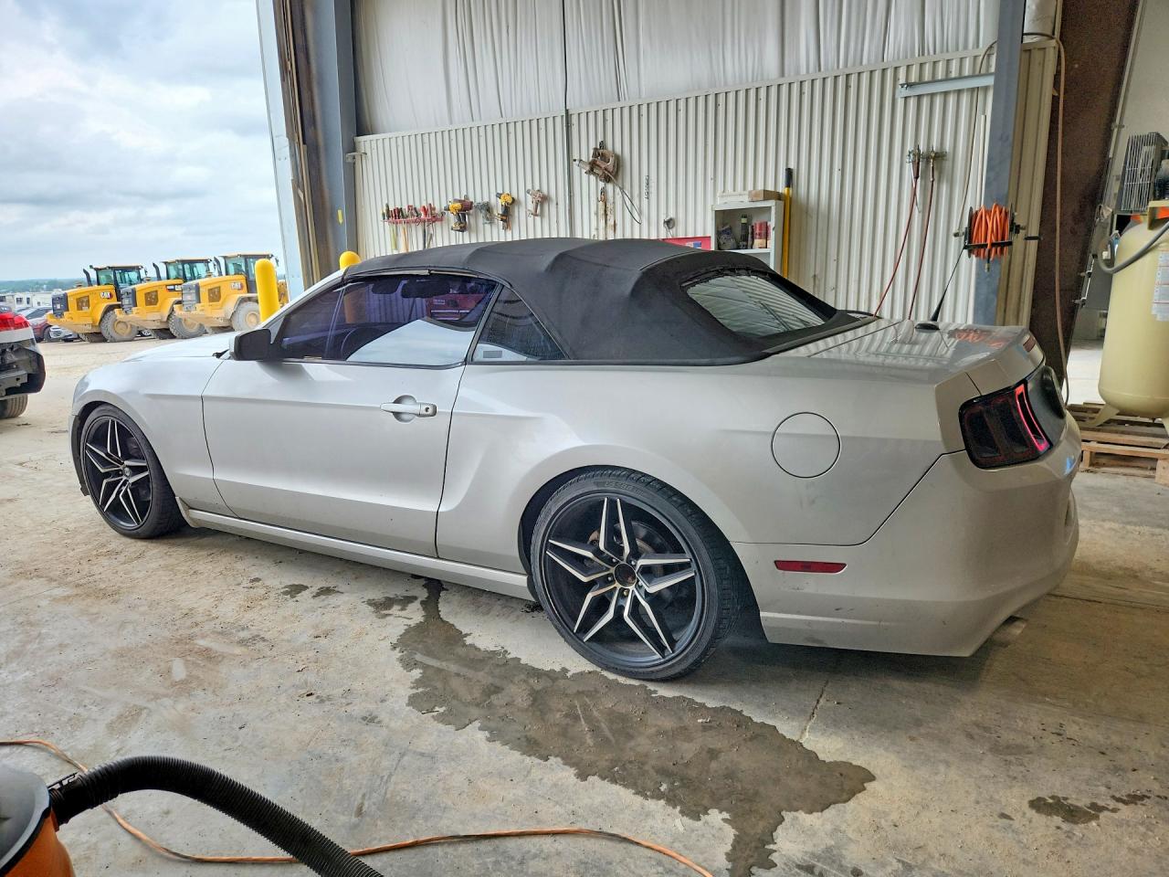 2013 Ford Mustang Silver vin: 1ZVBP8EM3D5202867