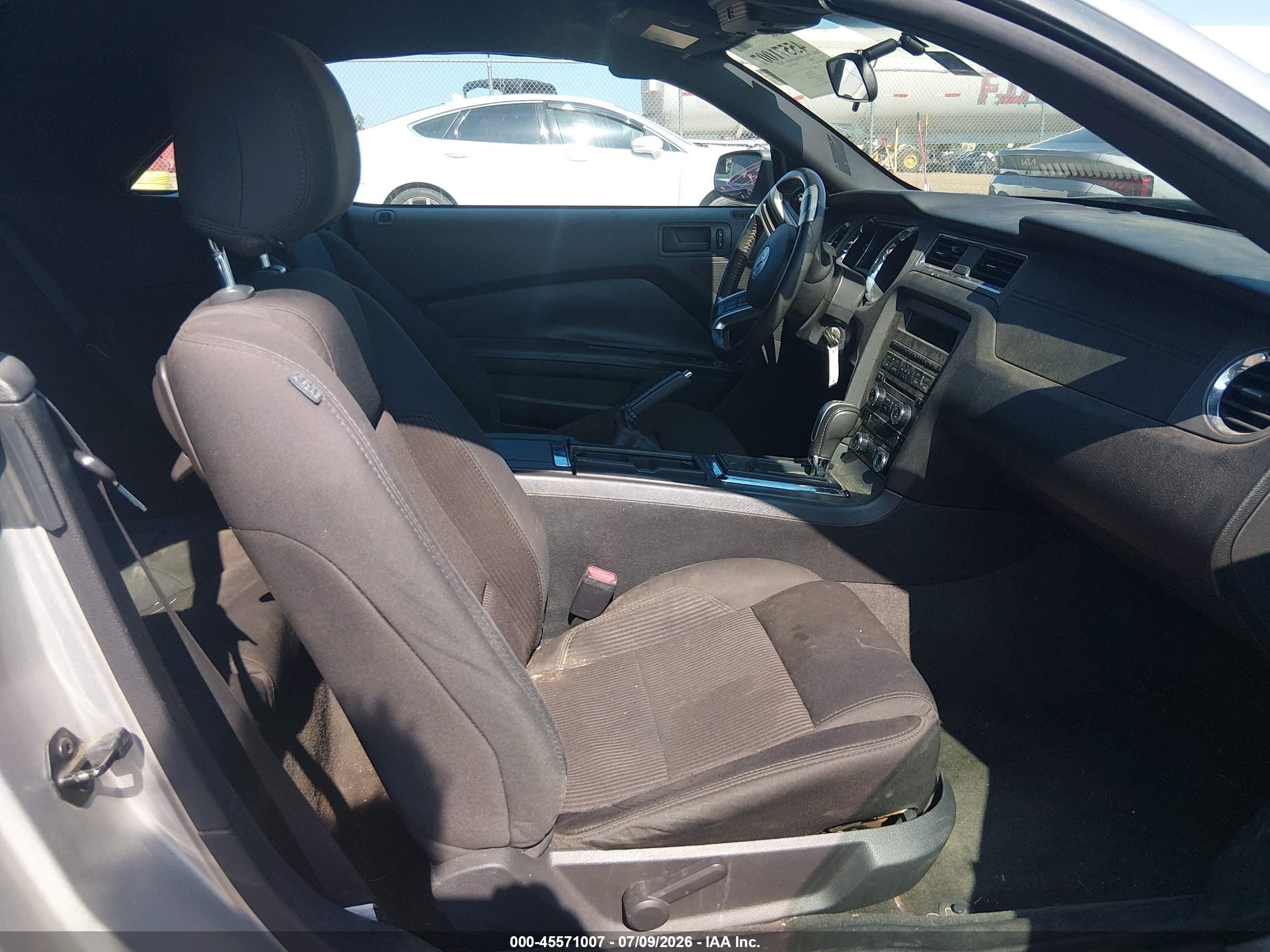 2013 Ford Mustang V6 Silver vin: 1ZVBP8EM3D5219619