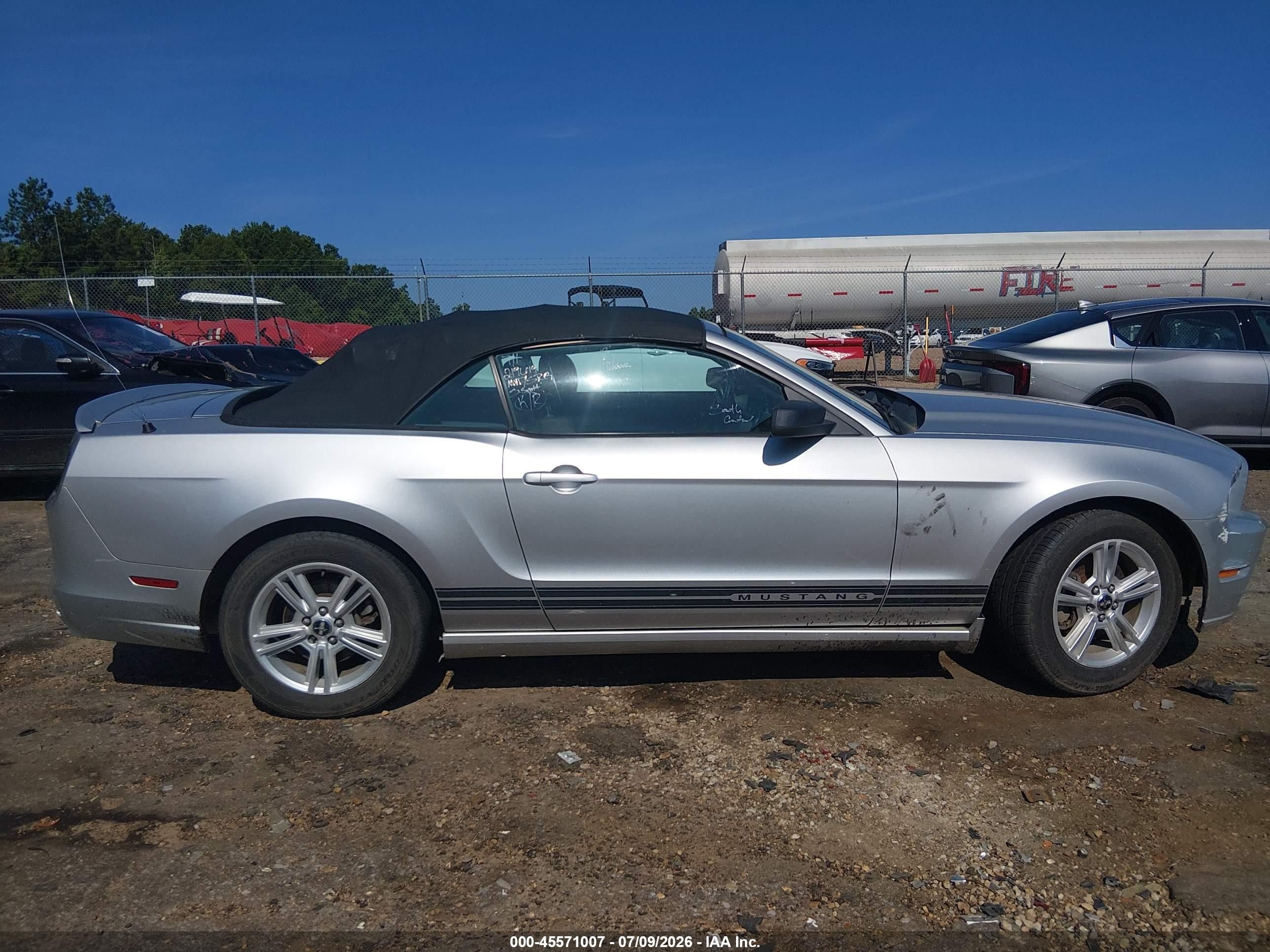 2013 Ford Mustang V6 Silver vin: 1ZVBP8EM3D5219619