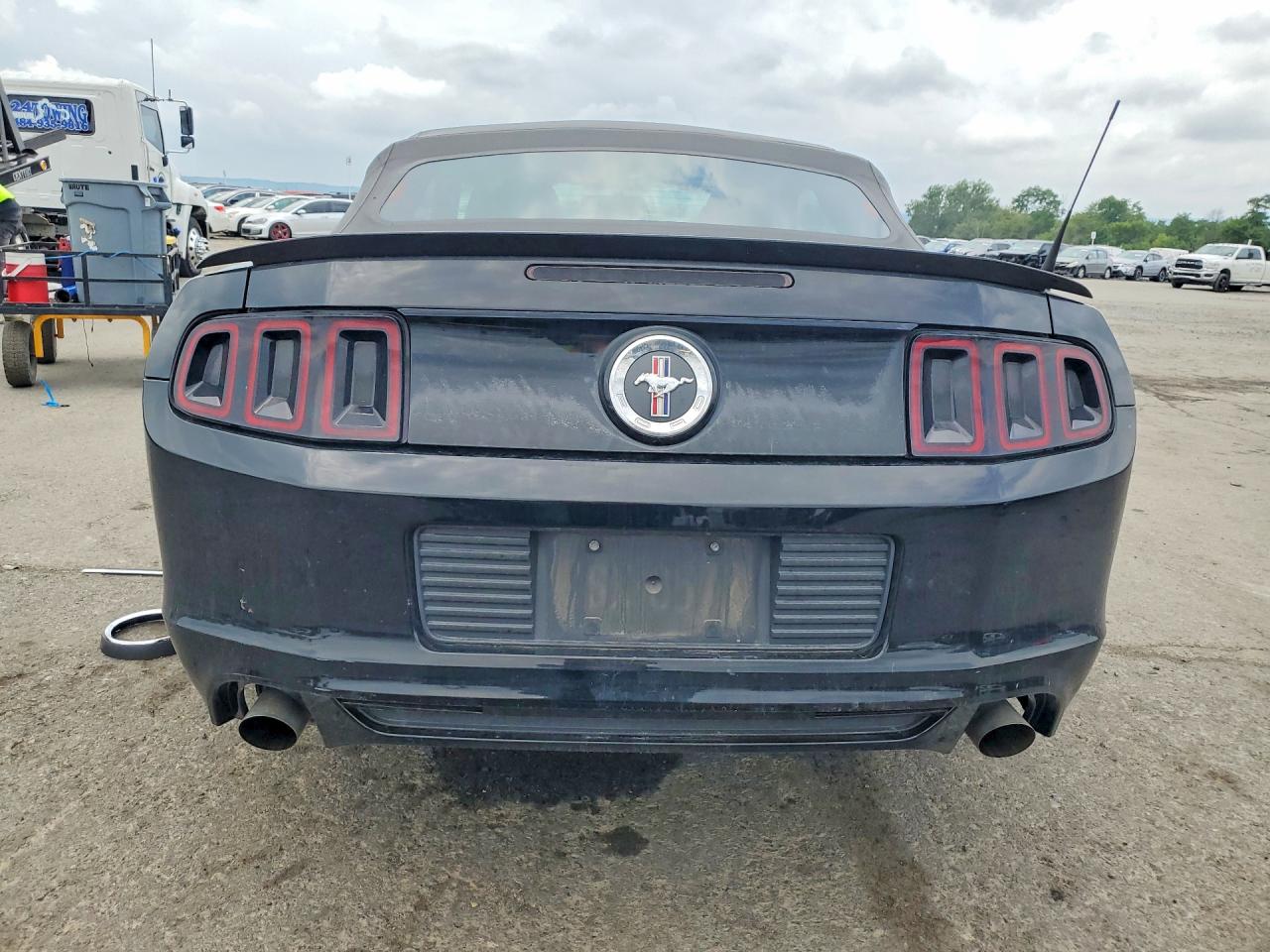 2013 Ford Mustang Black vin: 1ZVBP8EM3D5225713