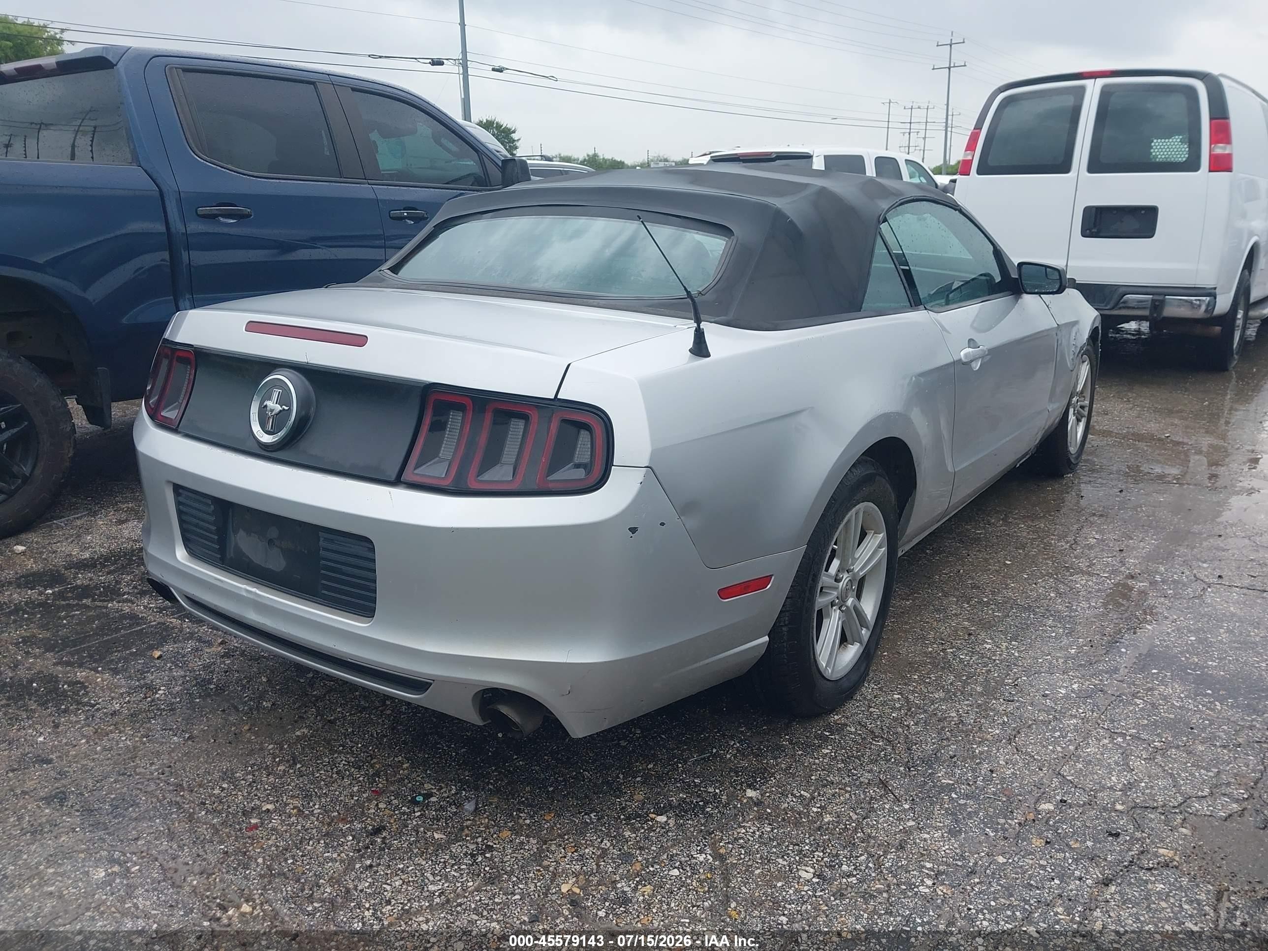 2013 Ford Mustang V6 Silver vin: 1ZVBP8EM3D5272319