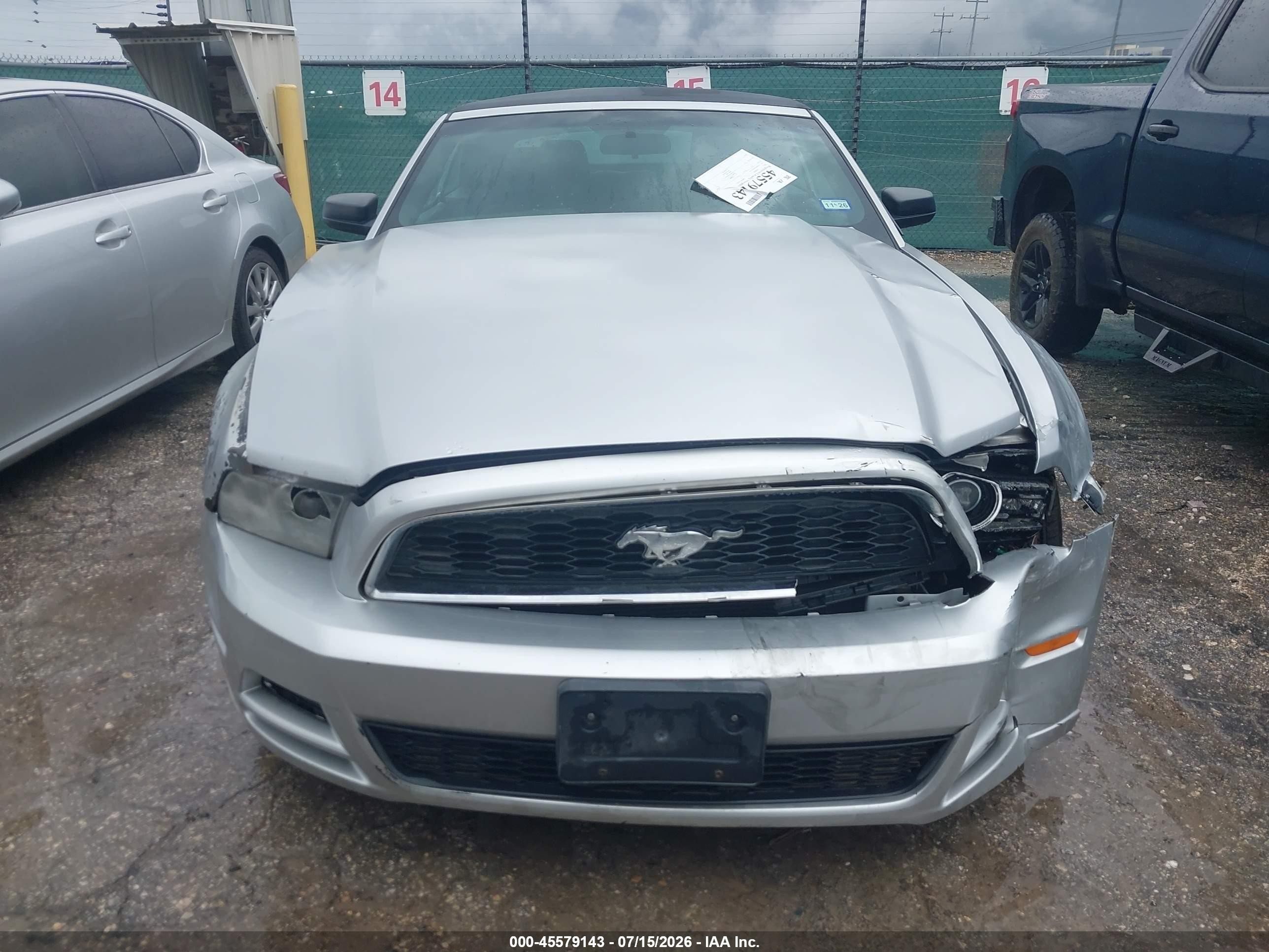 2013 Ford Mustang V6 Silver vin: 1ZVBP8EM3D5272319