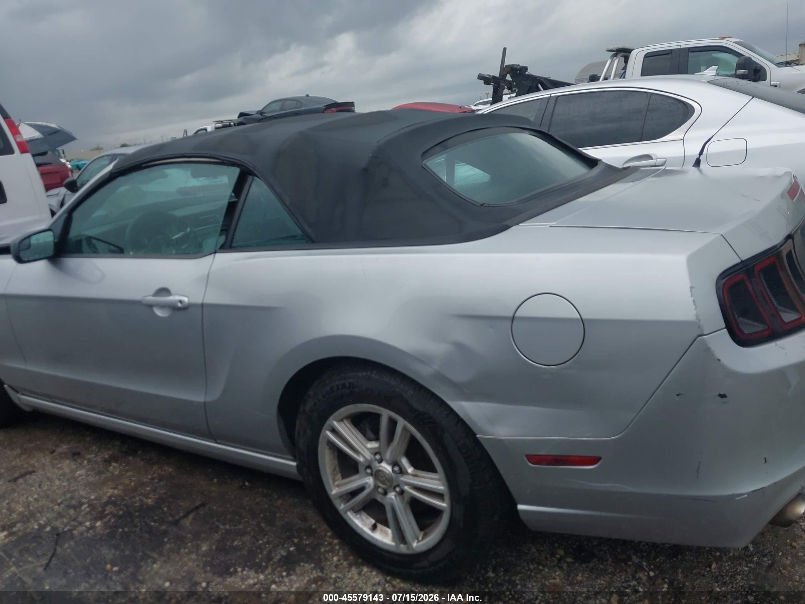 2013 Ford Mustang V6 Silver vin: 1ZVBP8EM3D5272319