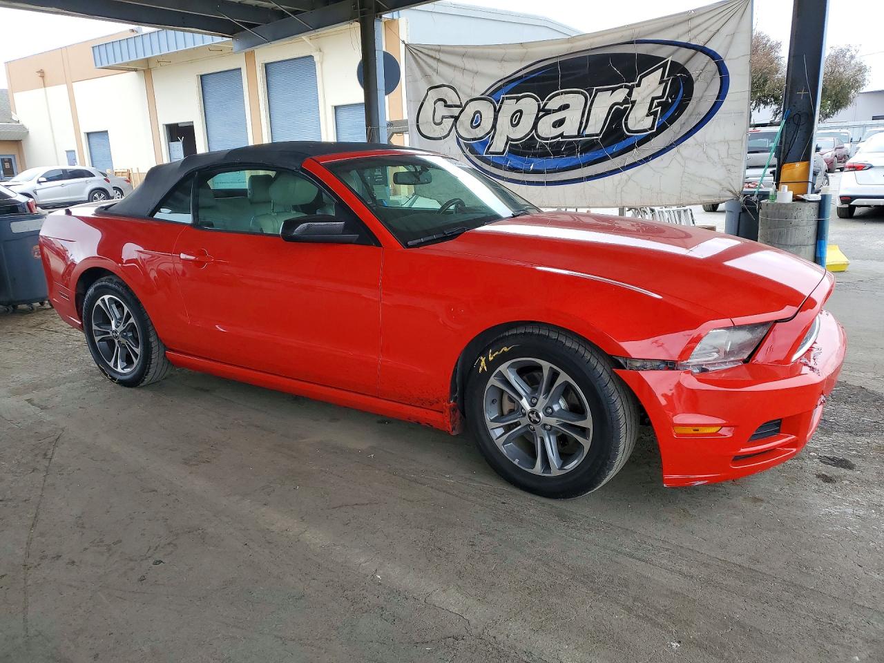 2014 Ford Mustang Red vin: 1ZVBP8EM3E5208279