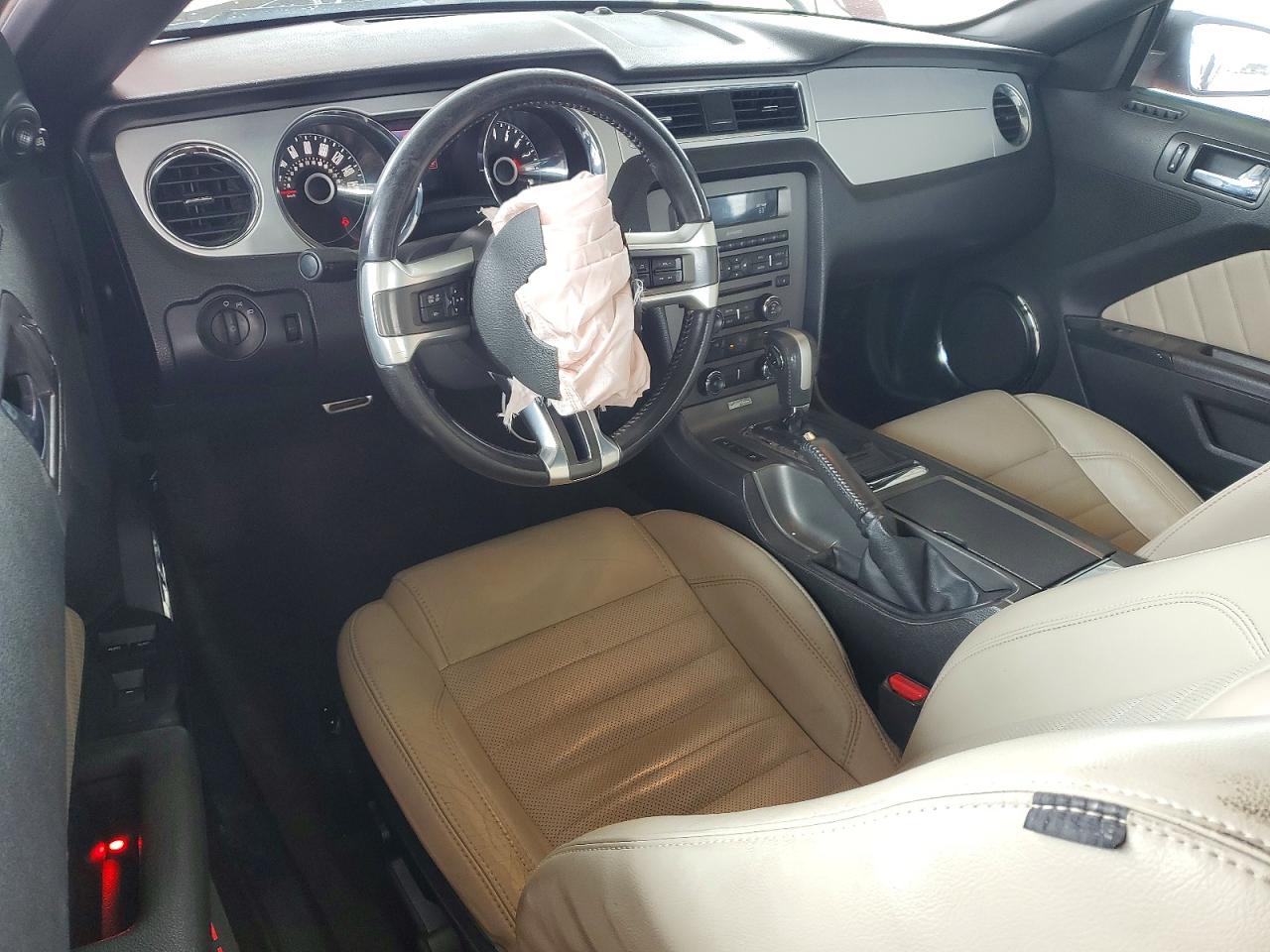 2014 Ford Mustang Red vin: 1ZVBP8EM3E5208279