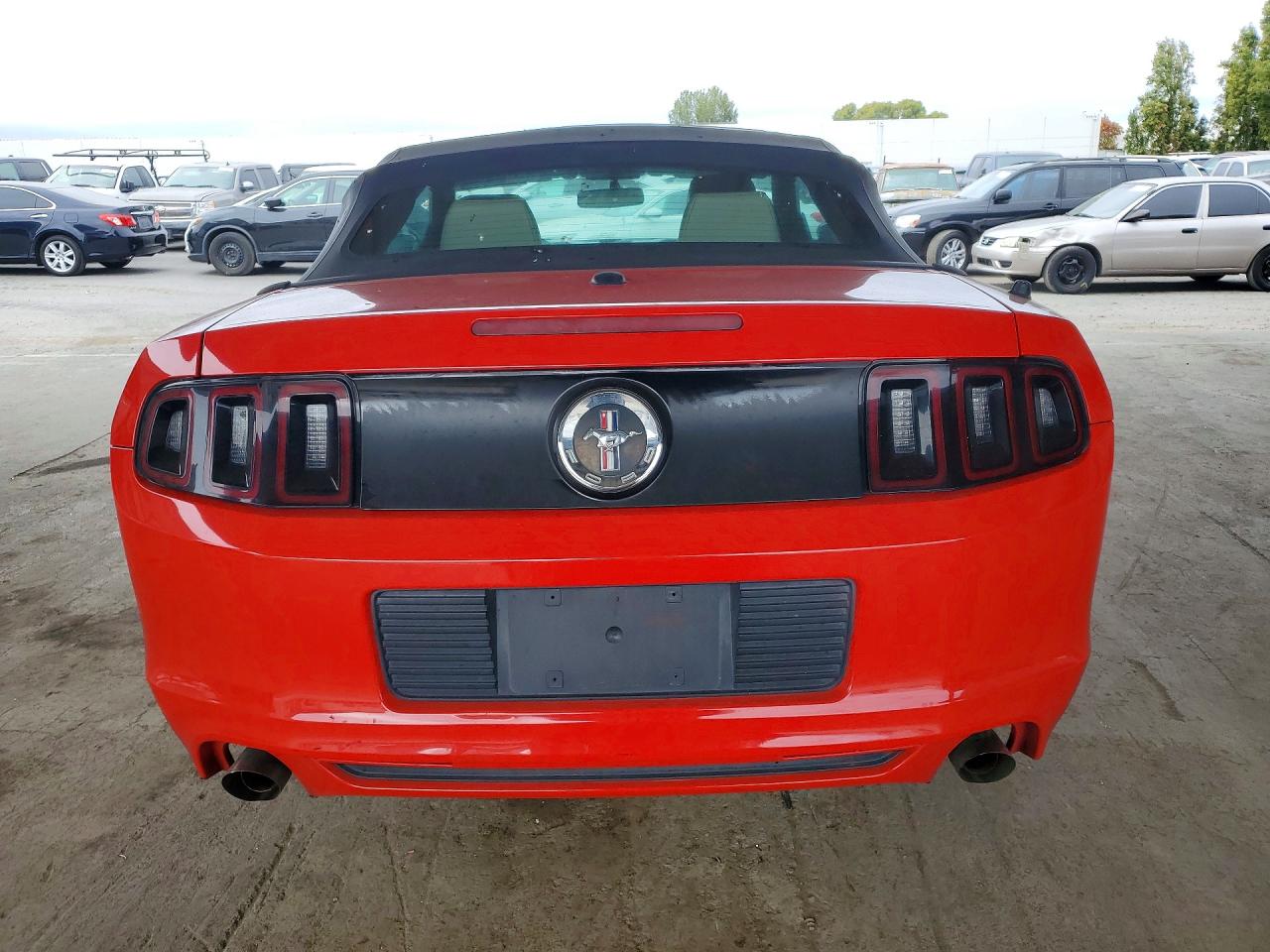 2014 Ford Mustang Red vin: 1ZVBP8EM3E5208279