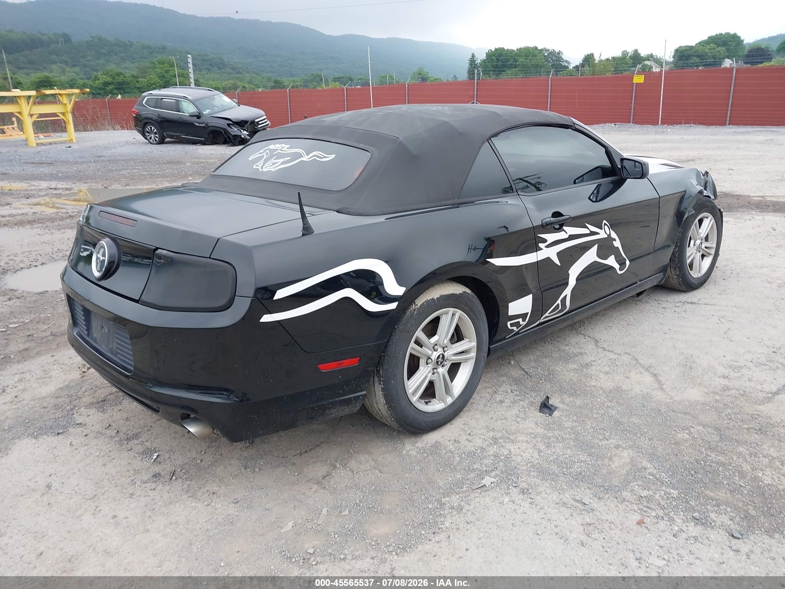 2014 Ford Mustang V6/v6 Premium Черный vin: 1ZVBP8EM3E5240410