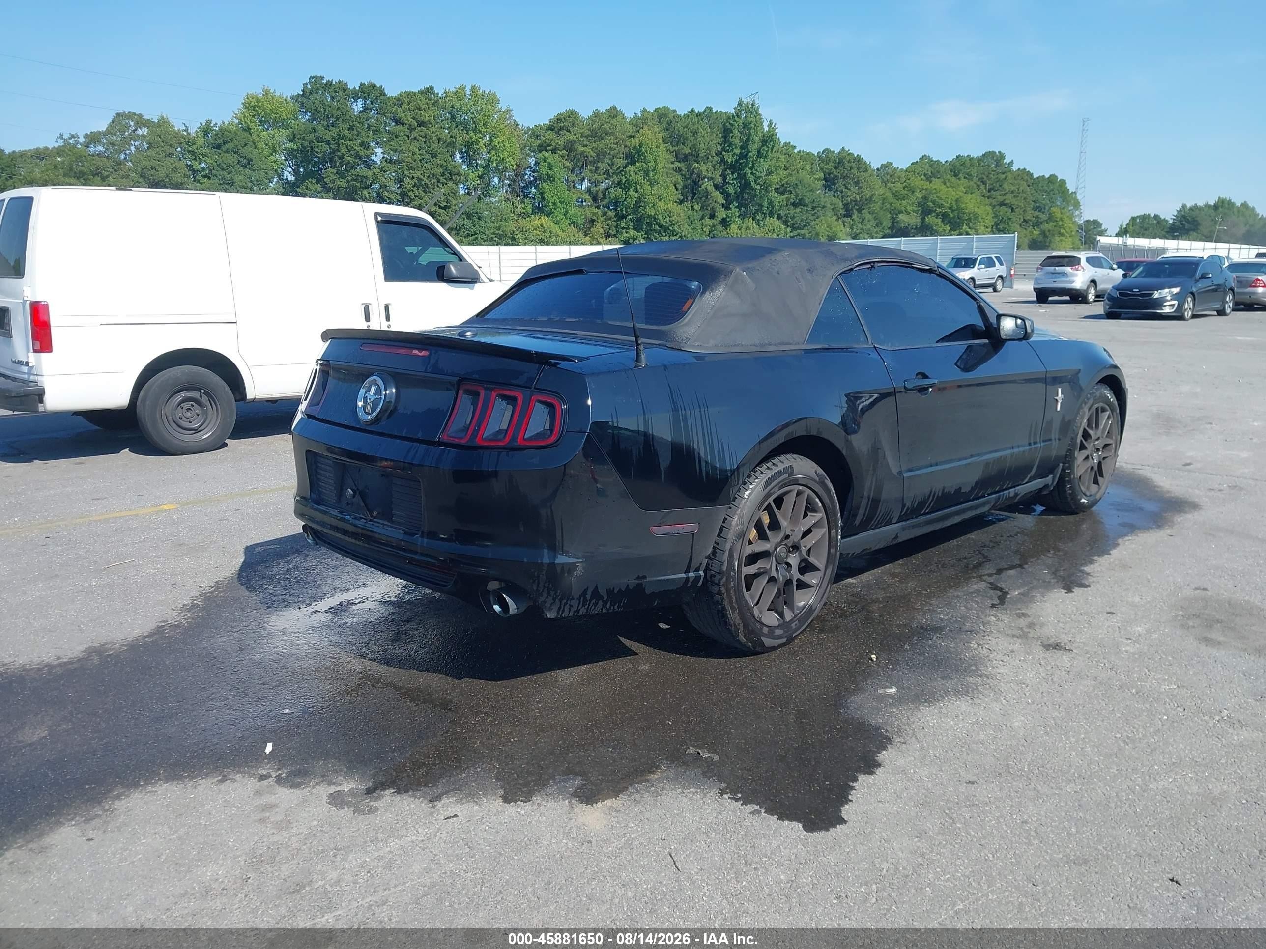 2014 Ford Mustang V6 Premium Черный vin: 1ZVBP8EM3E5241119