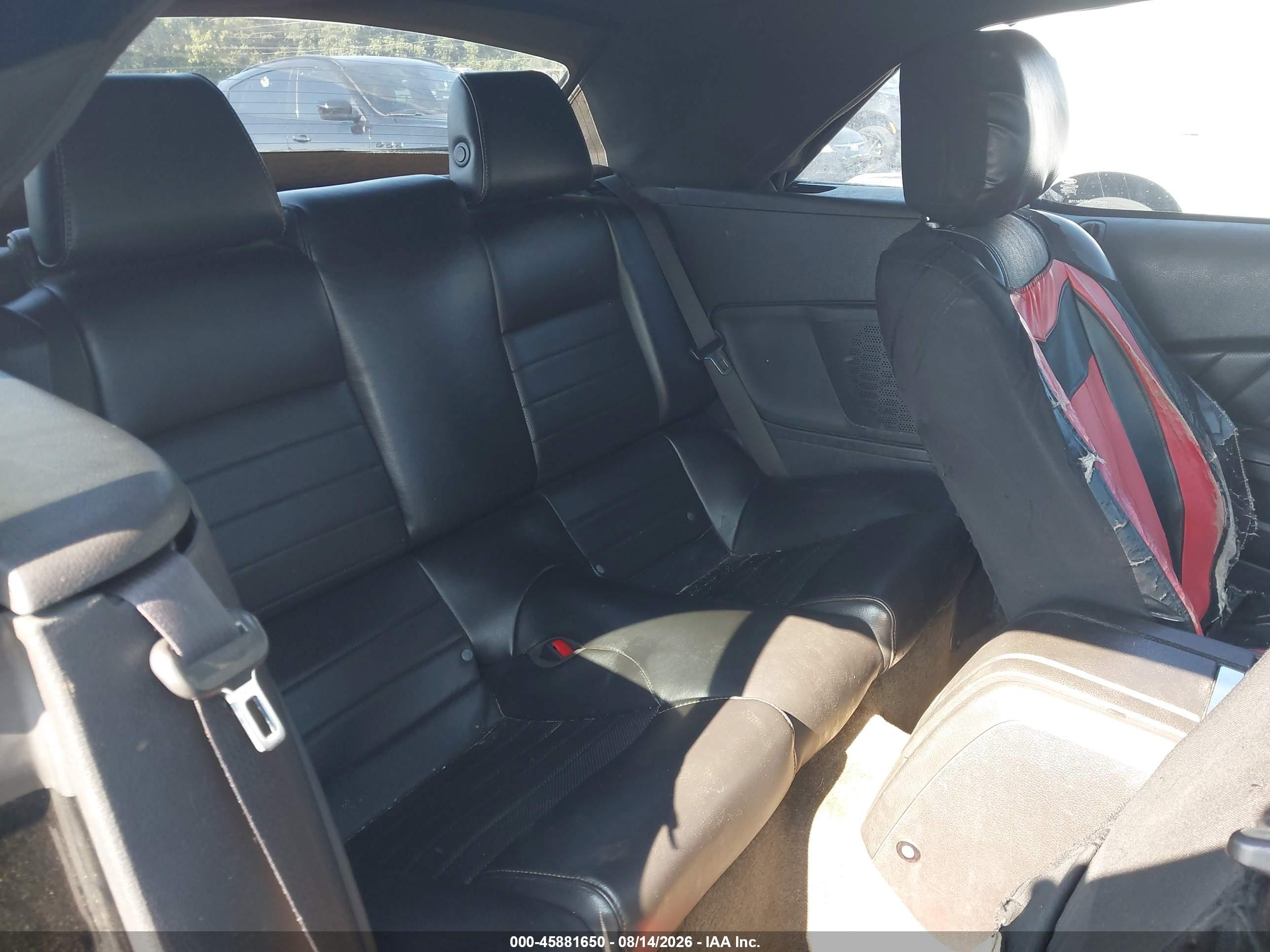 2014 Ford Mustang V6 Premium Черный vin: 1ZVBP8EM3E5241119
