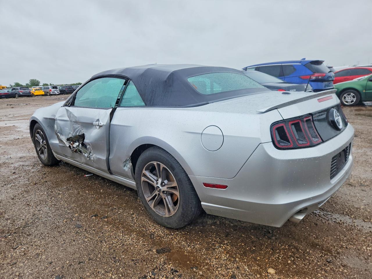 2014 Ford Mustang Серебряный vin: 1ZVBP8EM3E5286089