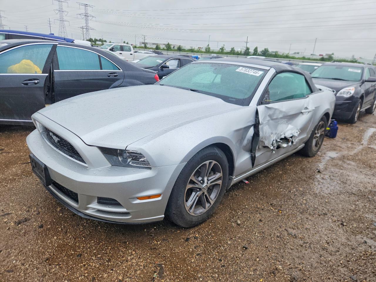 2014 Ford Mustang Серебряный vin: 1ZVBP8EM3E5286089
