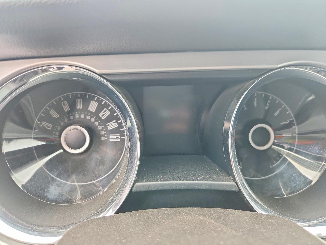 2014 Ford Mustang Серебряный vin: 1ZVBP8EM3E5286089