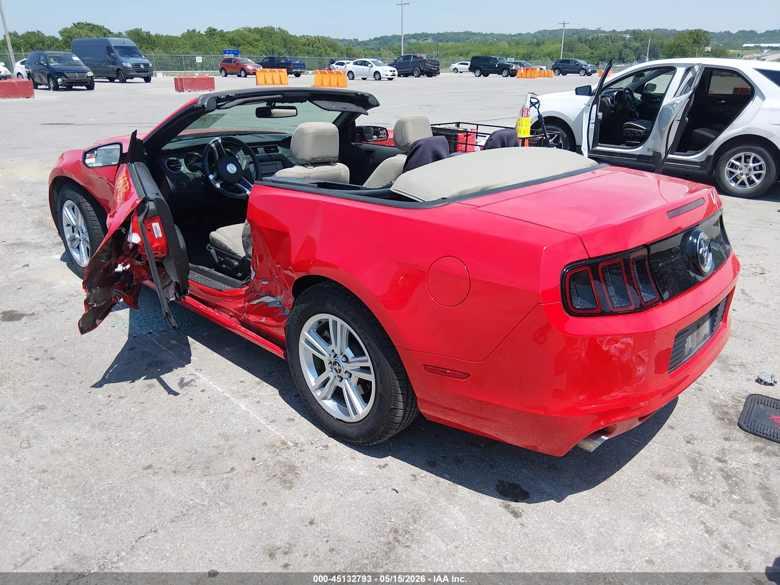 2014 Ford Mustang V6 Red vin: 1ZVBP8EM3E5322752