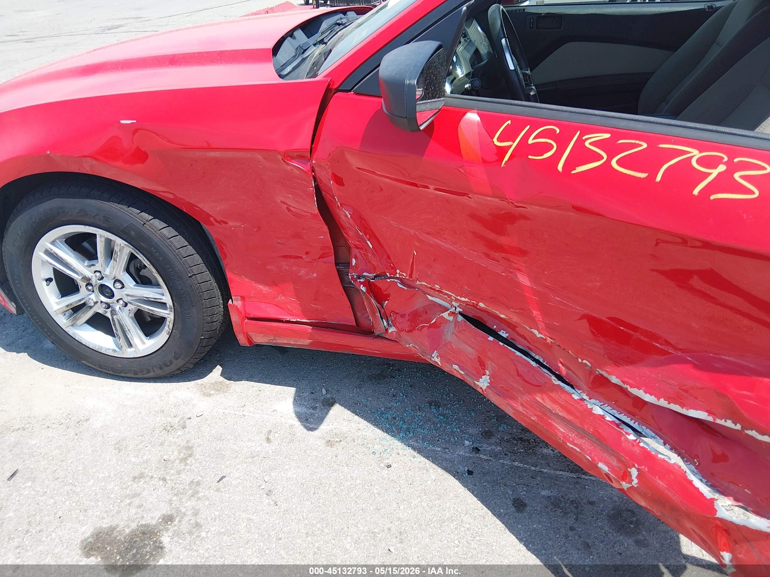2014 Ford Mustang V6 Red vin: 1ZVBP8EM3E5322752