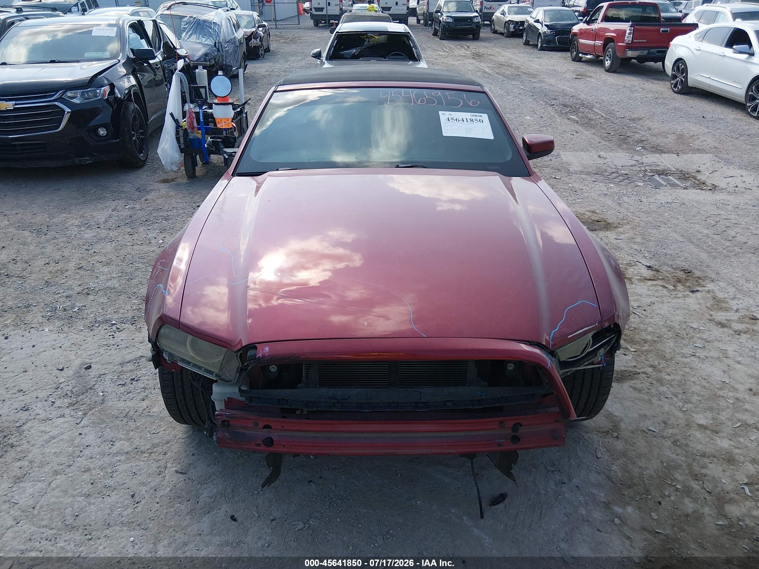 2014 Ford Mustang V6 Red vin: 1ZVBP8EM3E5324727
