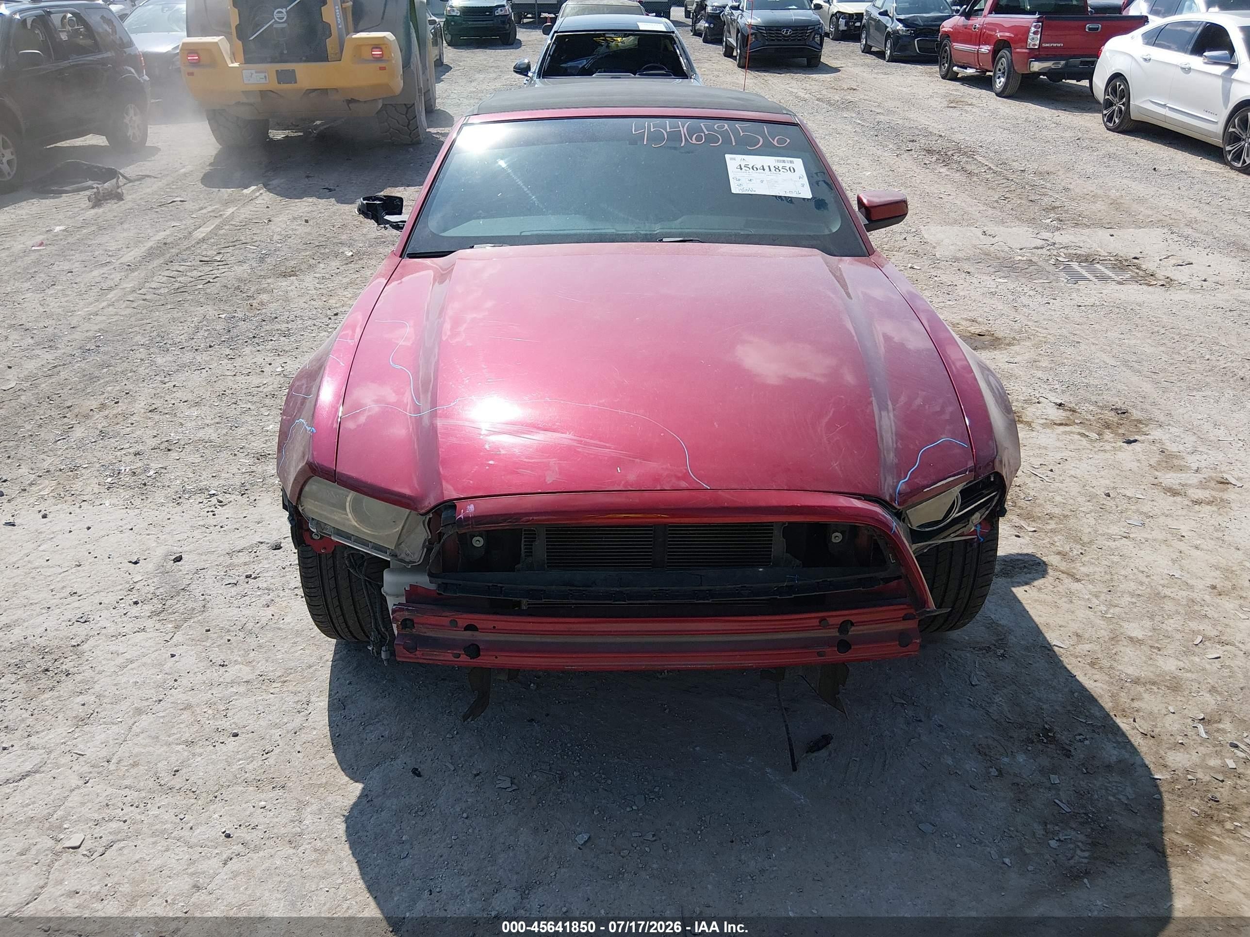 2014 Ford Mustang V6 Red vin: 1ZVBP8EM3E5324727