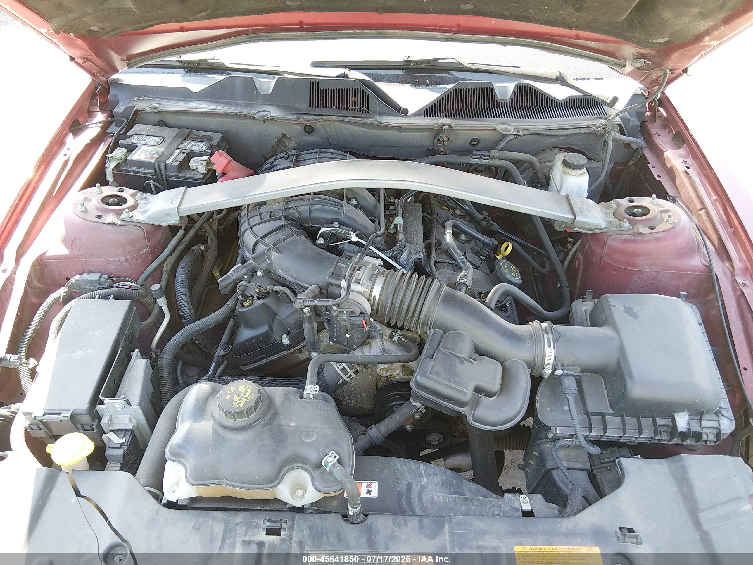 2014 Ford Mustang V6 Red vin: 1ZVBP8EM3E5324727