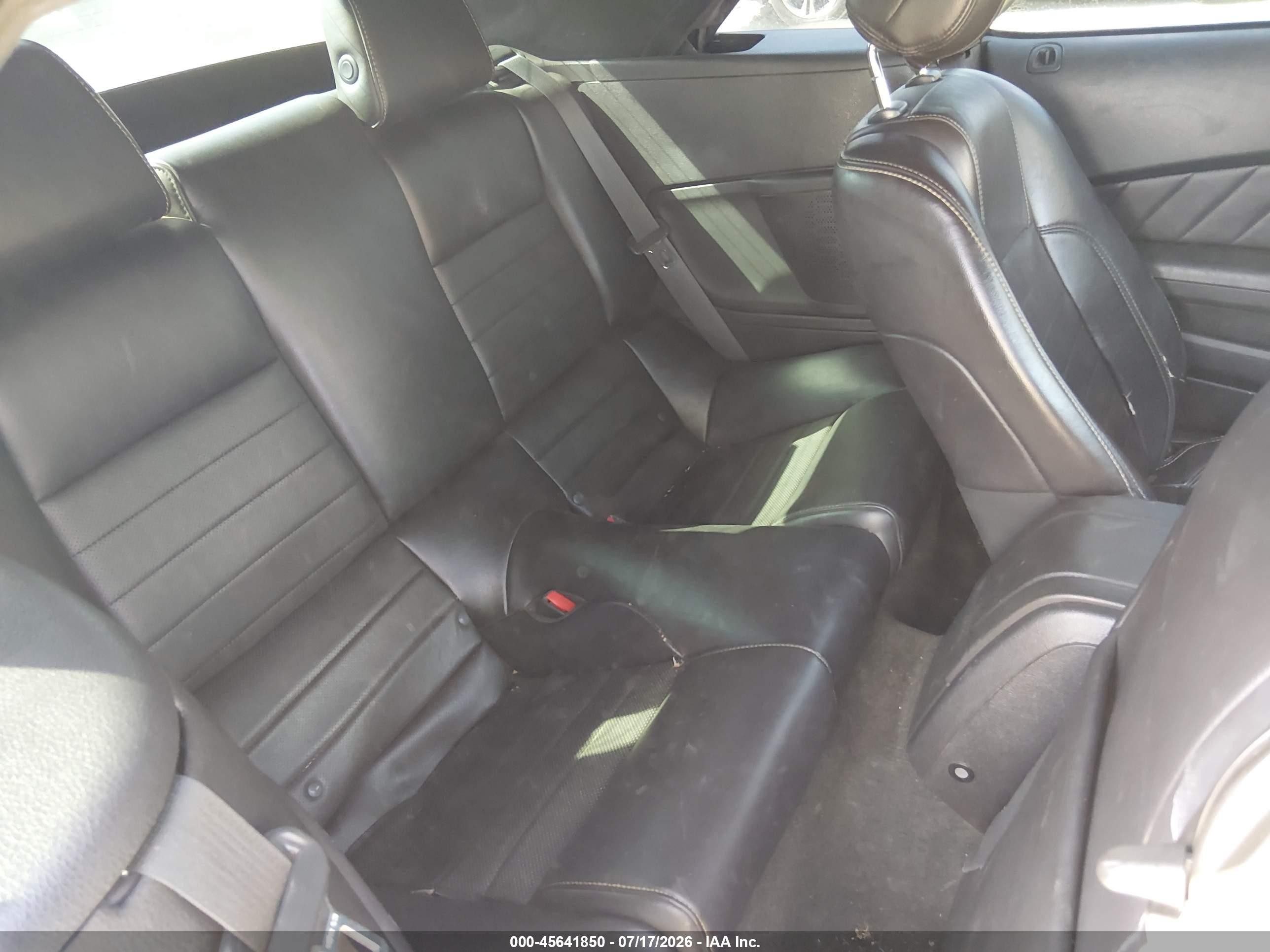 2014 Ford Mustang V6 Red vin: 1ZVBP8EM3E5324727
