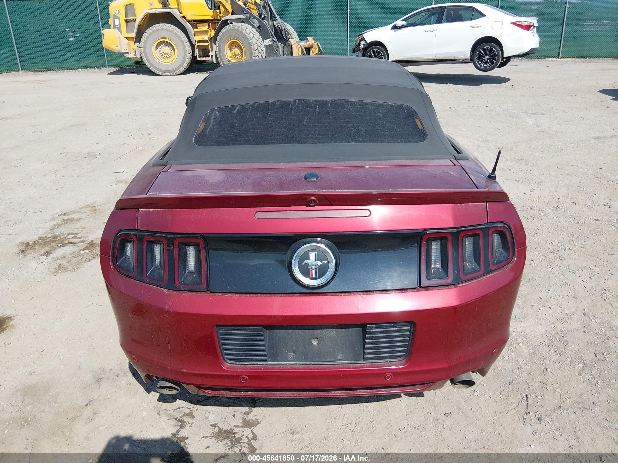 2014 Ford Mustang V6 Red vin: 1ZVBP8EM3E5324727