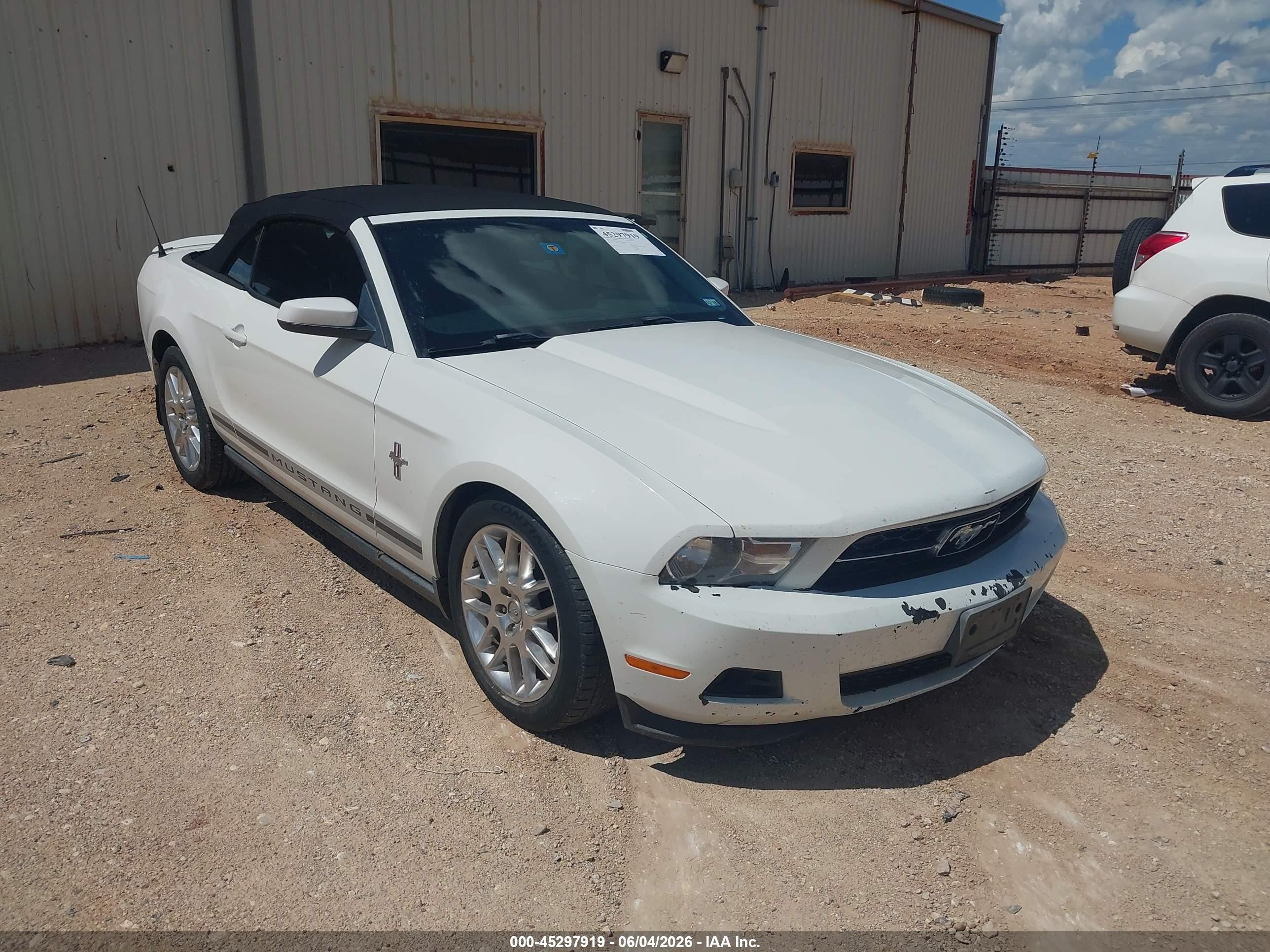 2012 Ford Mustang V6 Premium White vin: 1ZVBP8EM4C5214461