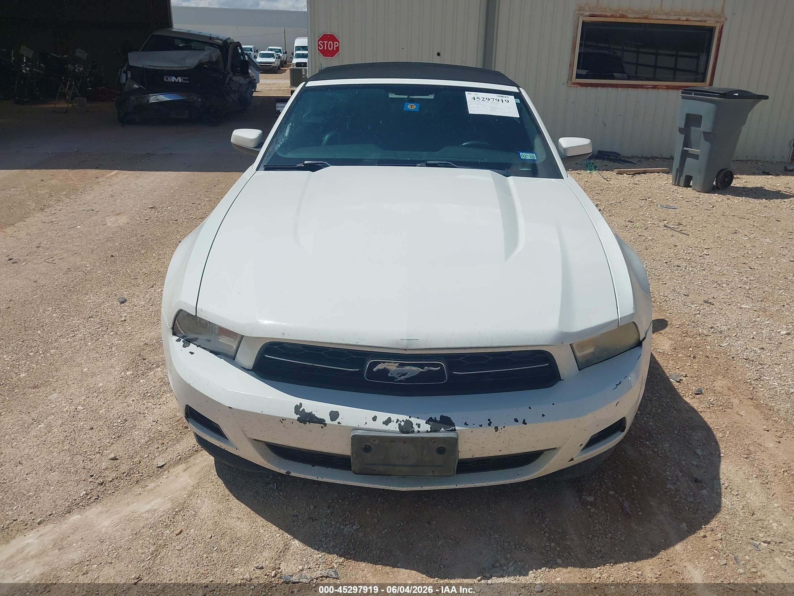2012 Ford Mustang V6 Premium White vin: 1ZVBP8EM4C5214461