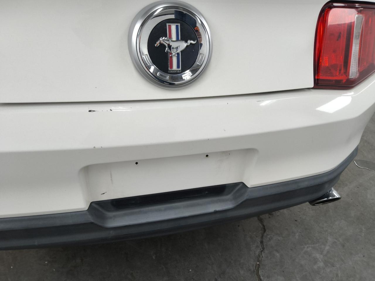 2012 Ford Mustang White vin: 1ZVBP8EM4C5218543 Damage: Rear Bumper, Light Scratch, 5 To 6 Inches