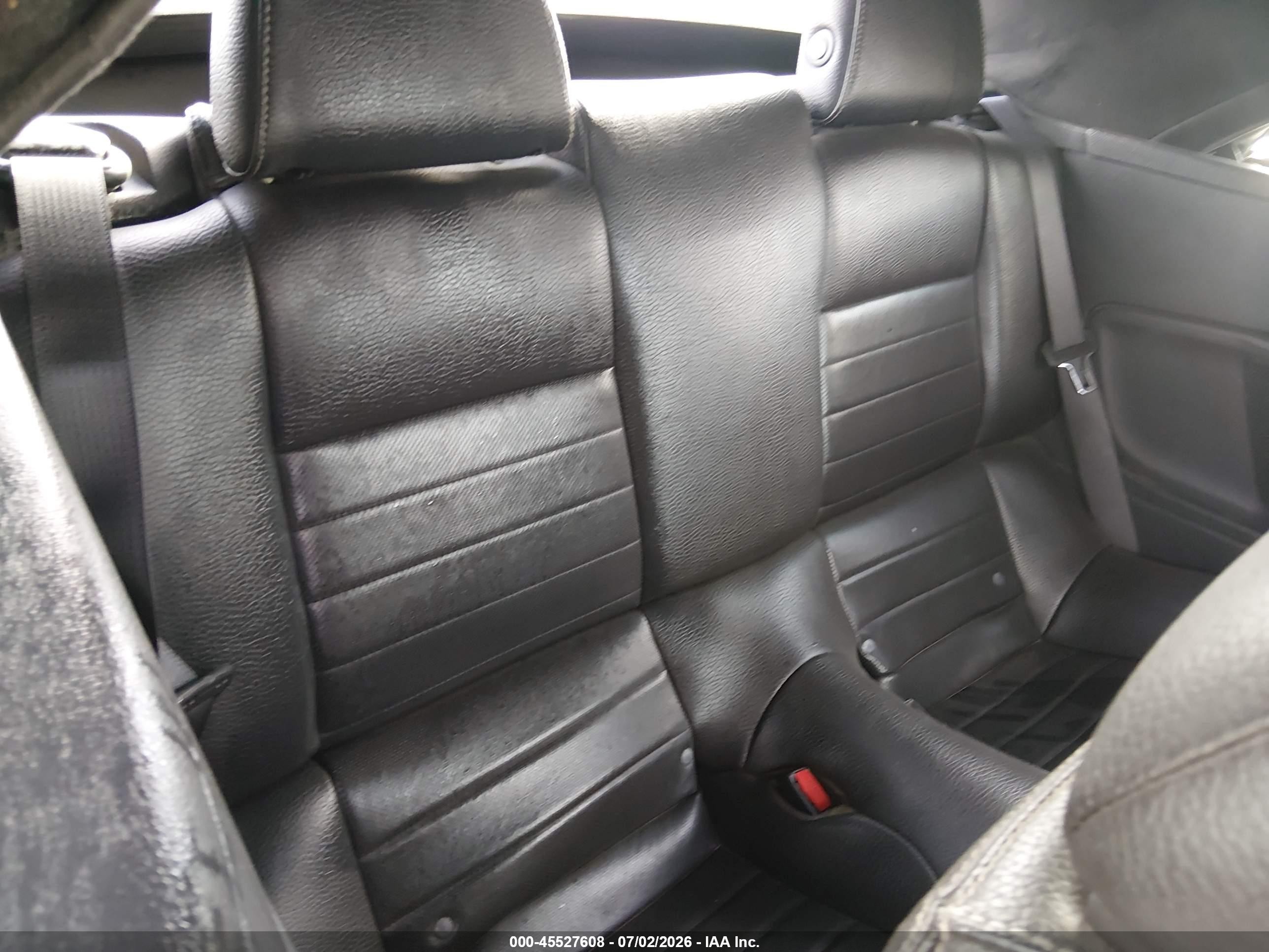 2012 Ford Mustang V6/v6 Premium Серебряный vin: 1ZVBP8EM4C5220325