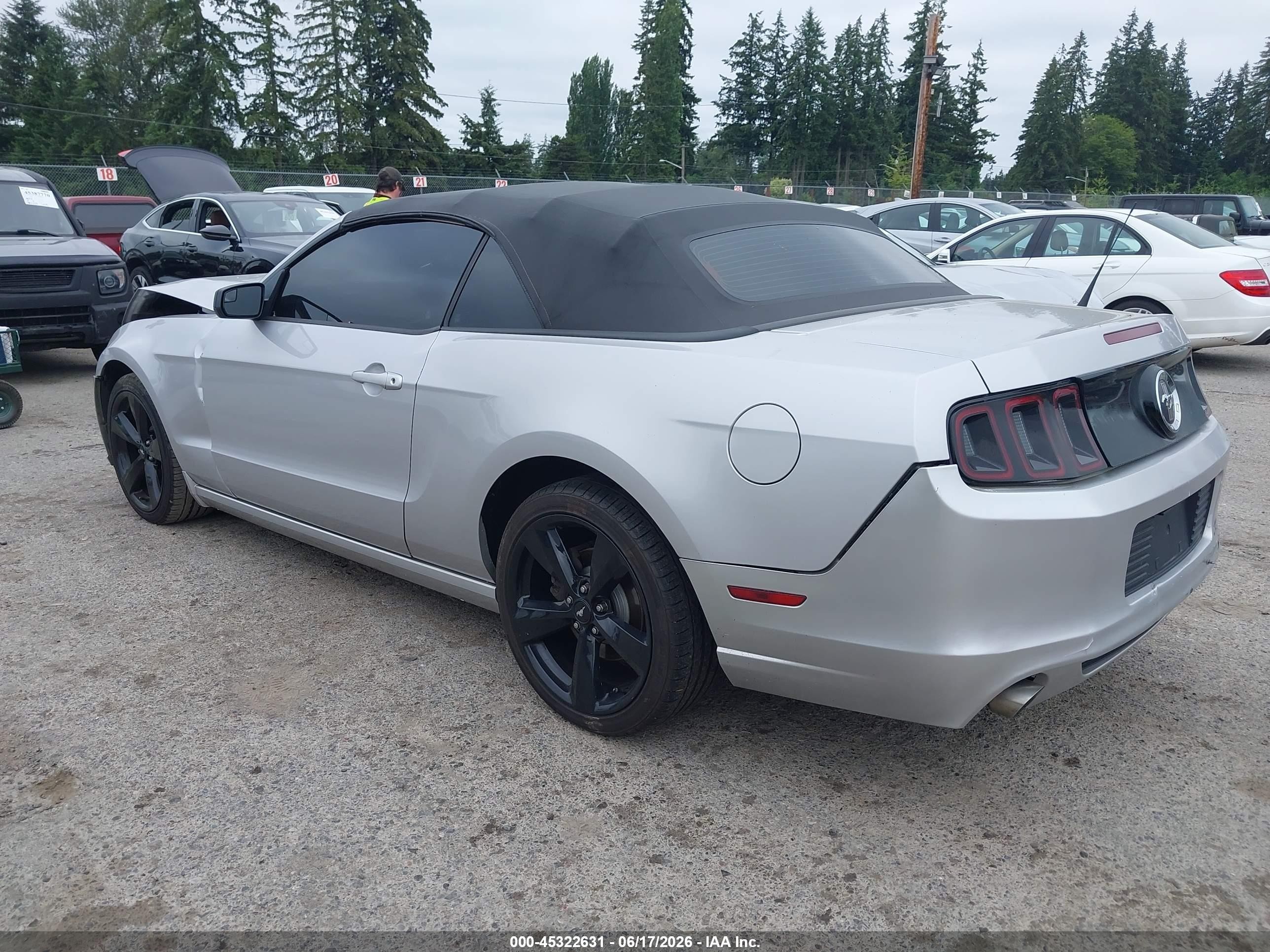 2013 Ford Mustang V6 Silver vin: 1ZVBP8EM4D5214185