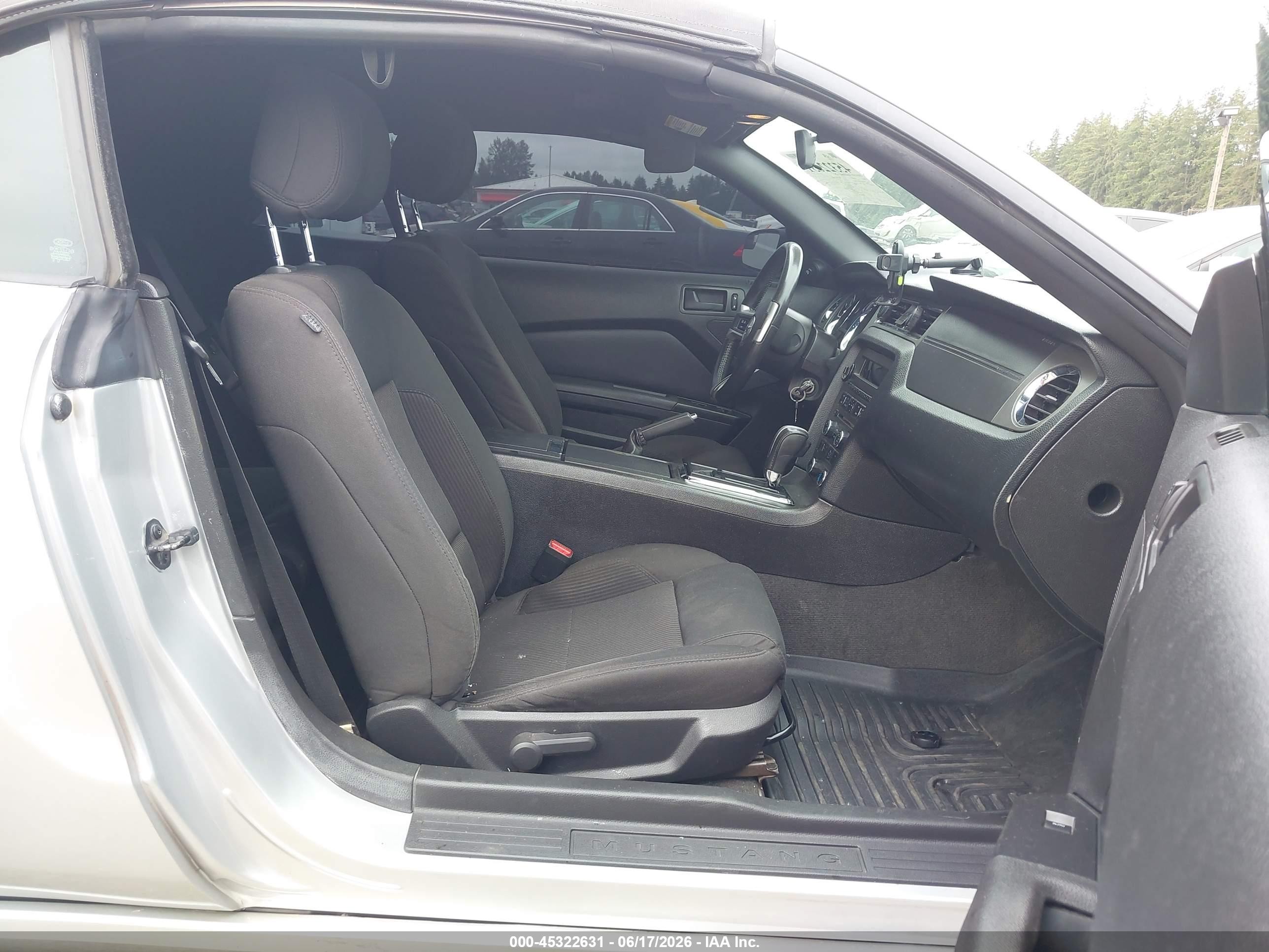 2013 Ford Mustang V6 Silver vin: 1ZVBP8EM4D5214185