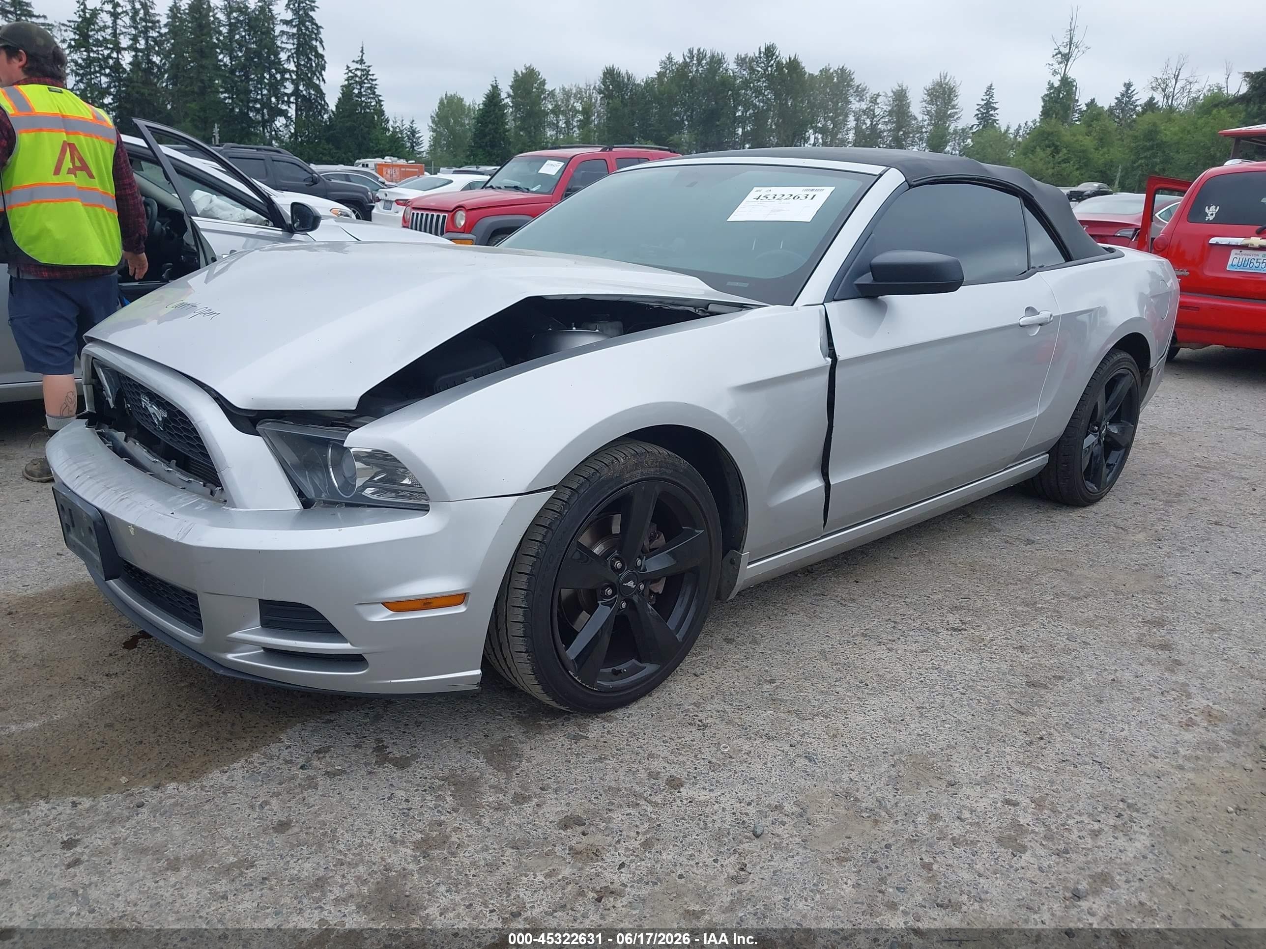2013 Ford Mustang V6 Silver vin: 1ZVBP8EM4D5214185