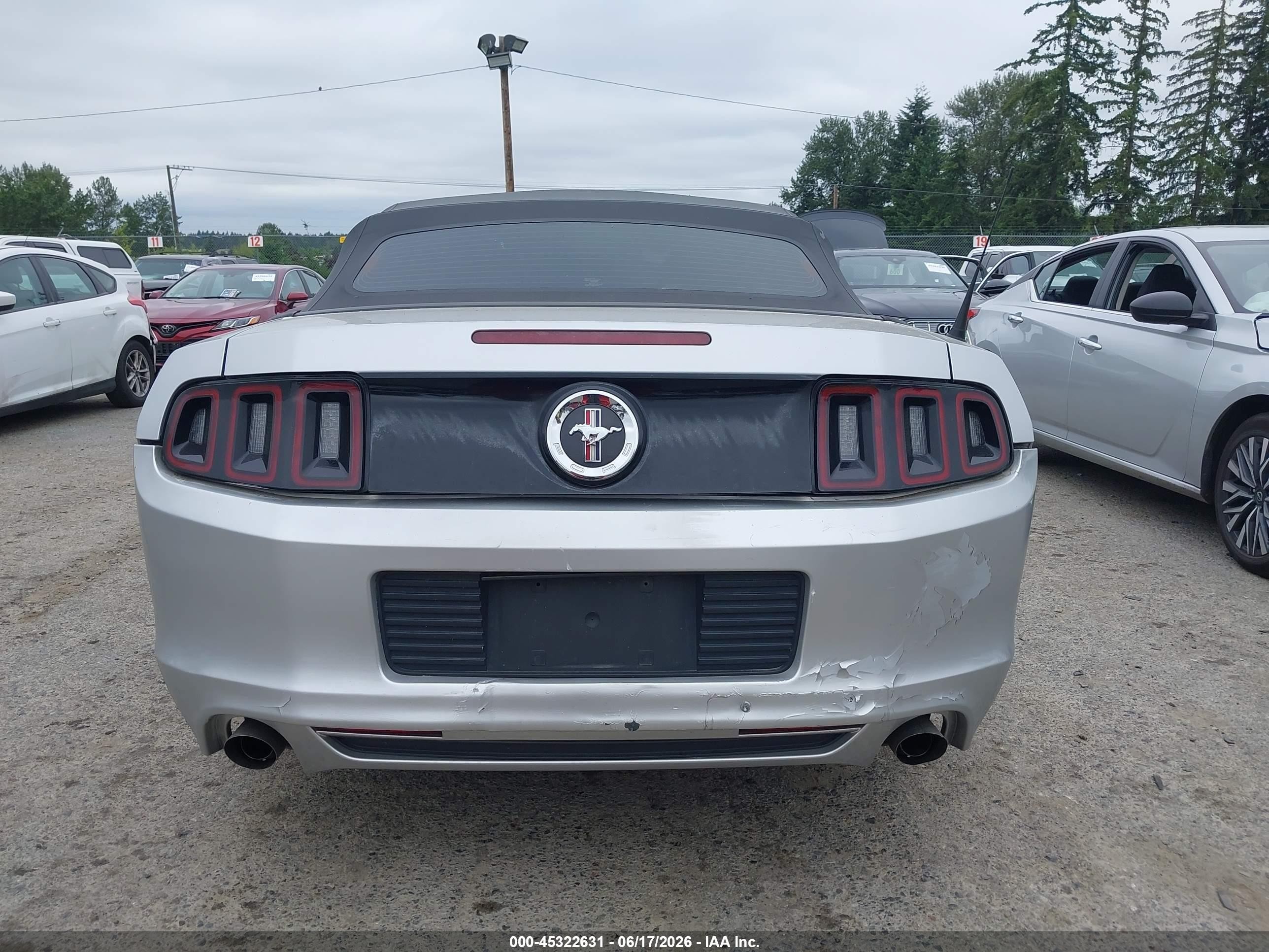2013 Ford Mustang V6 Silver vin: 1ZVBP8EM4D5214185