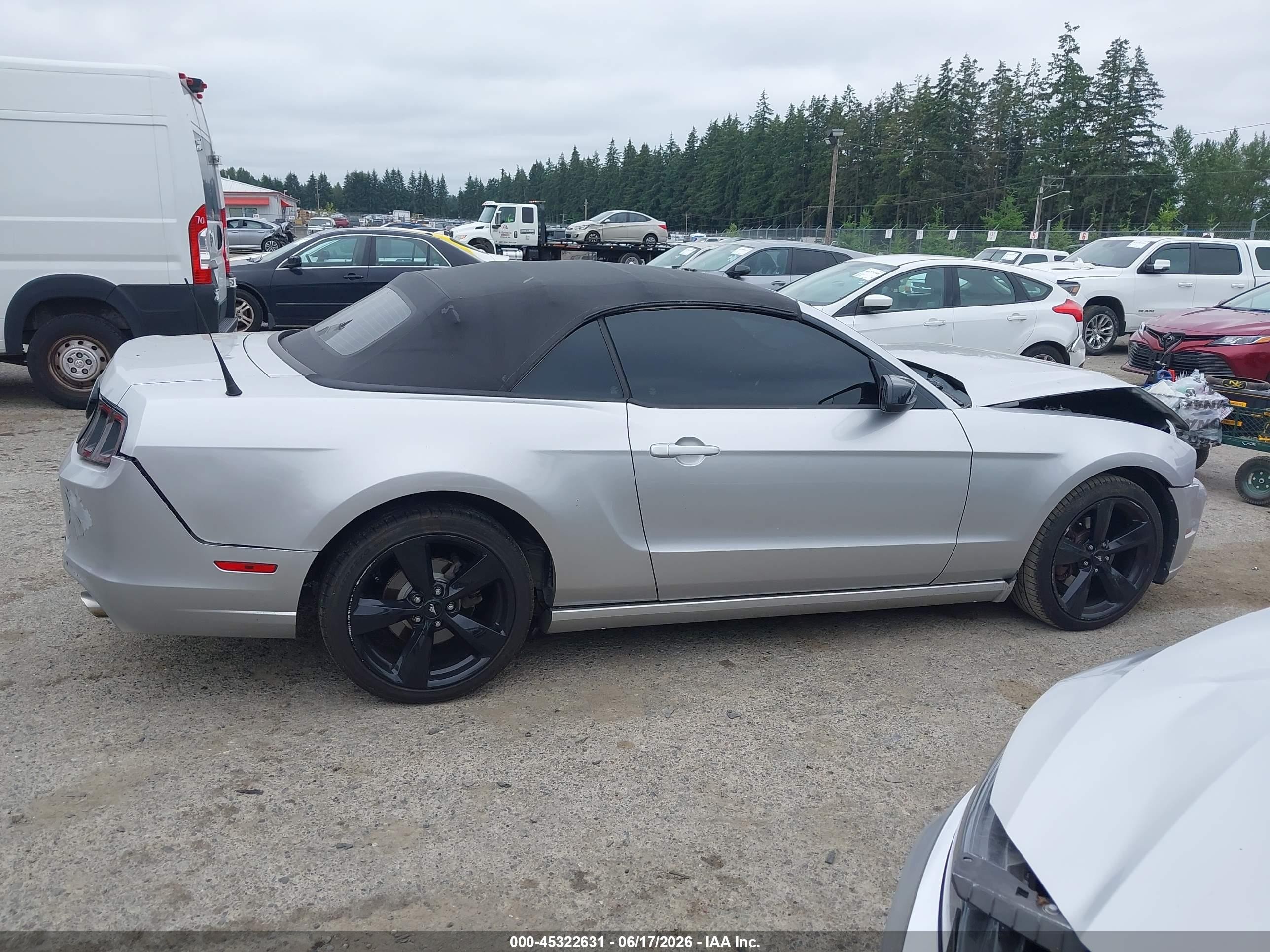 2013 Ford Mustang V6 Silver vin: 1ZVBP8EM4D5214185