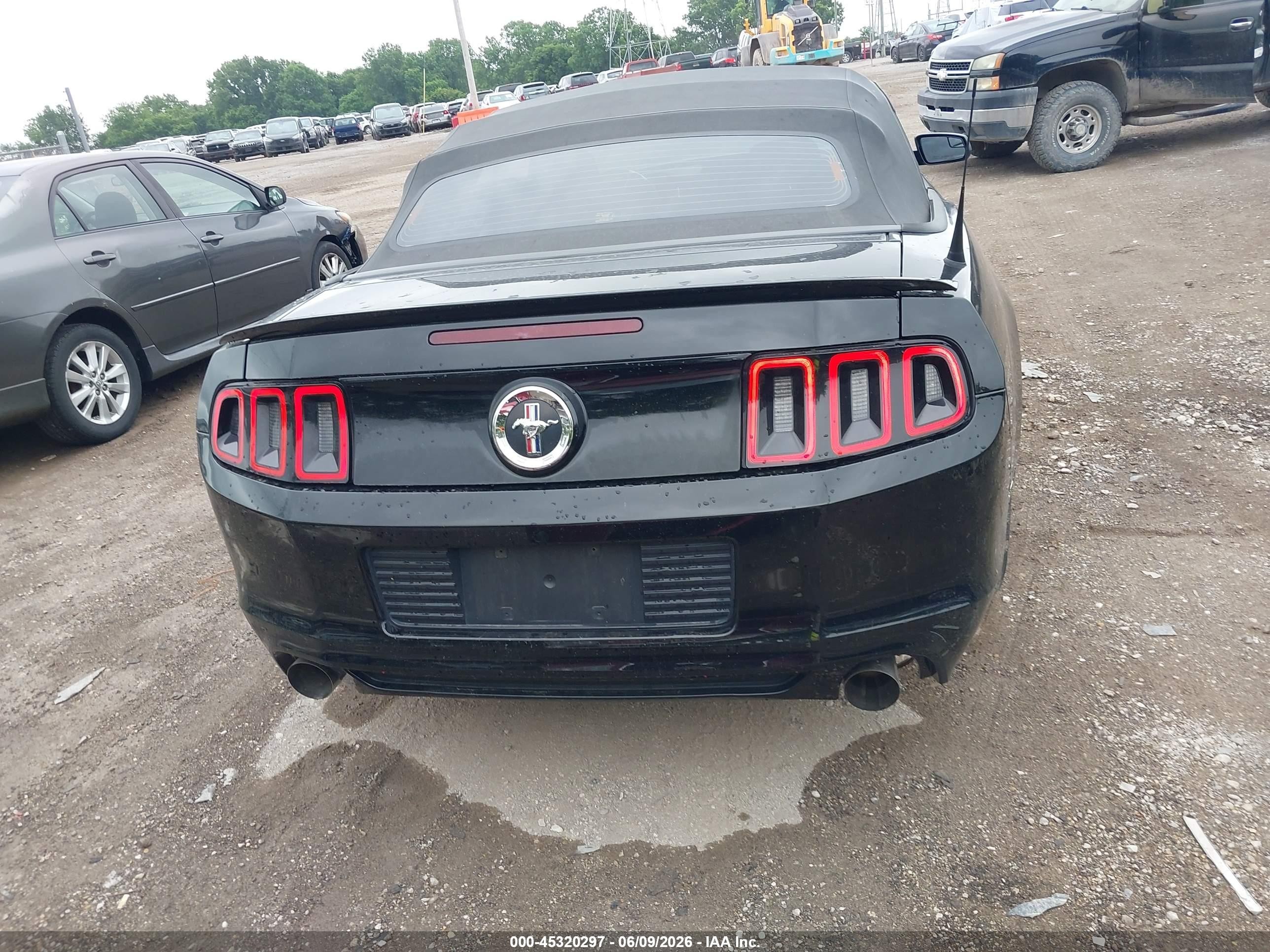 2014 Ford Mustang V6 Black vin: 1ZVBP8EM4E5213121