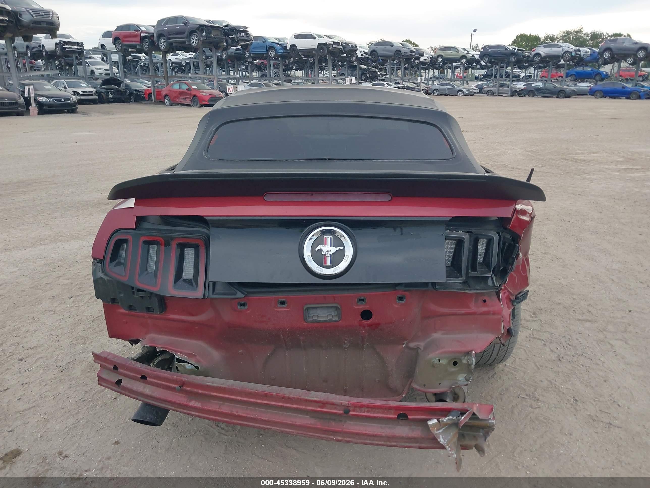 2014 Ford Mustang V6 Maroon vin: 1ZVBP8EM4E5229562