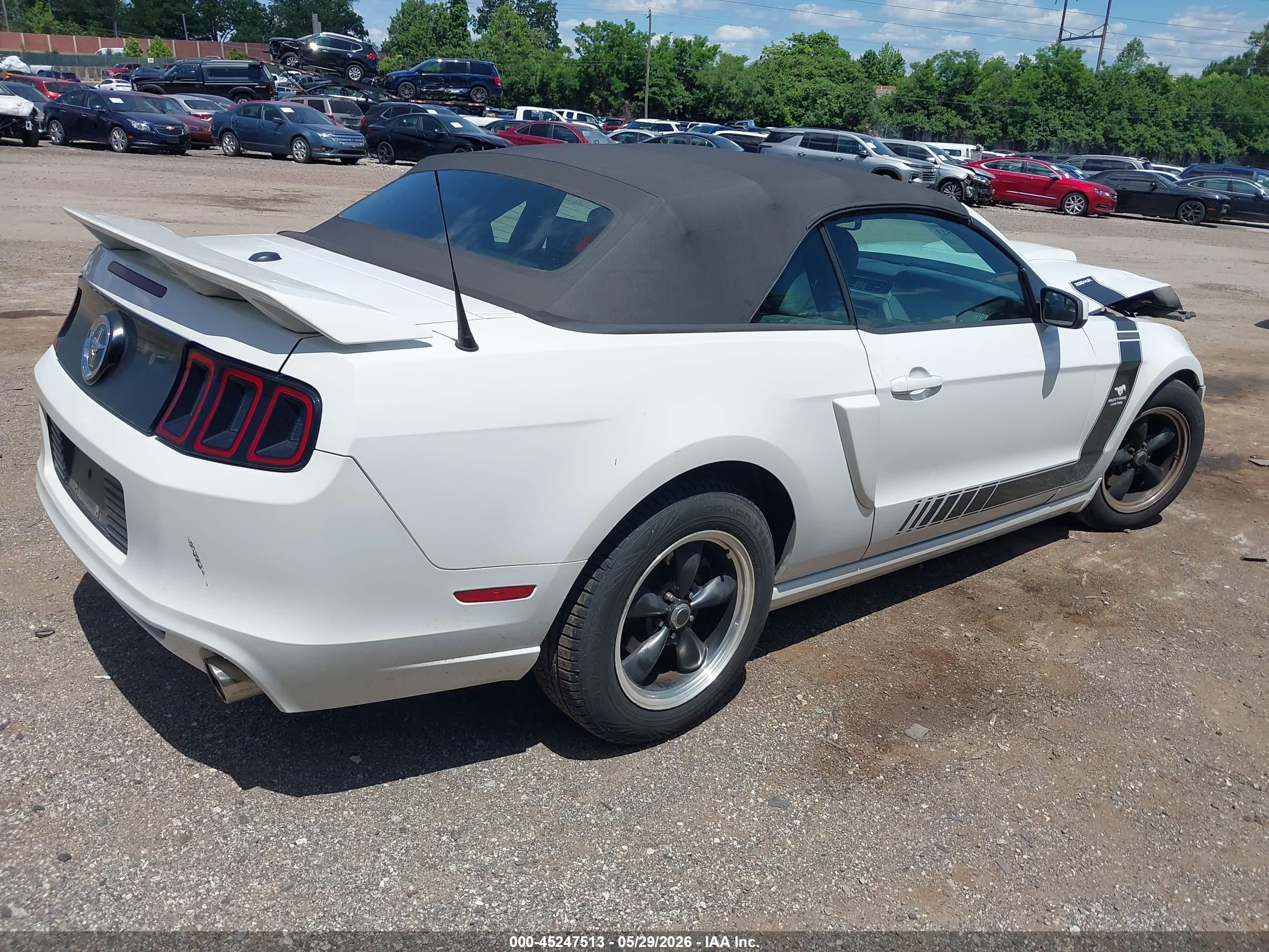 2014 Ford Mustang V6 Premium White vin: 1ZVBP8EM4E5263422