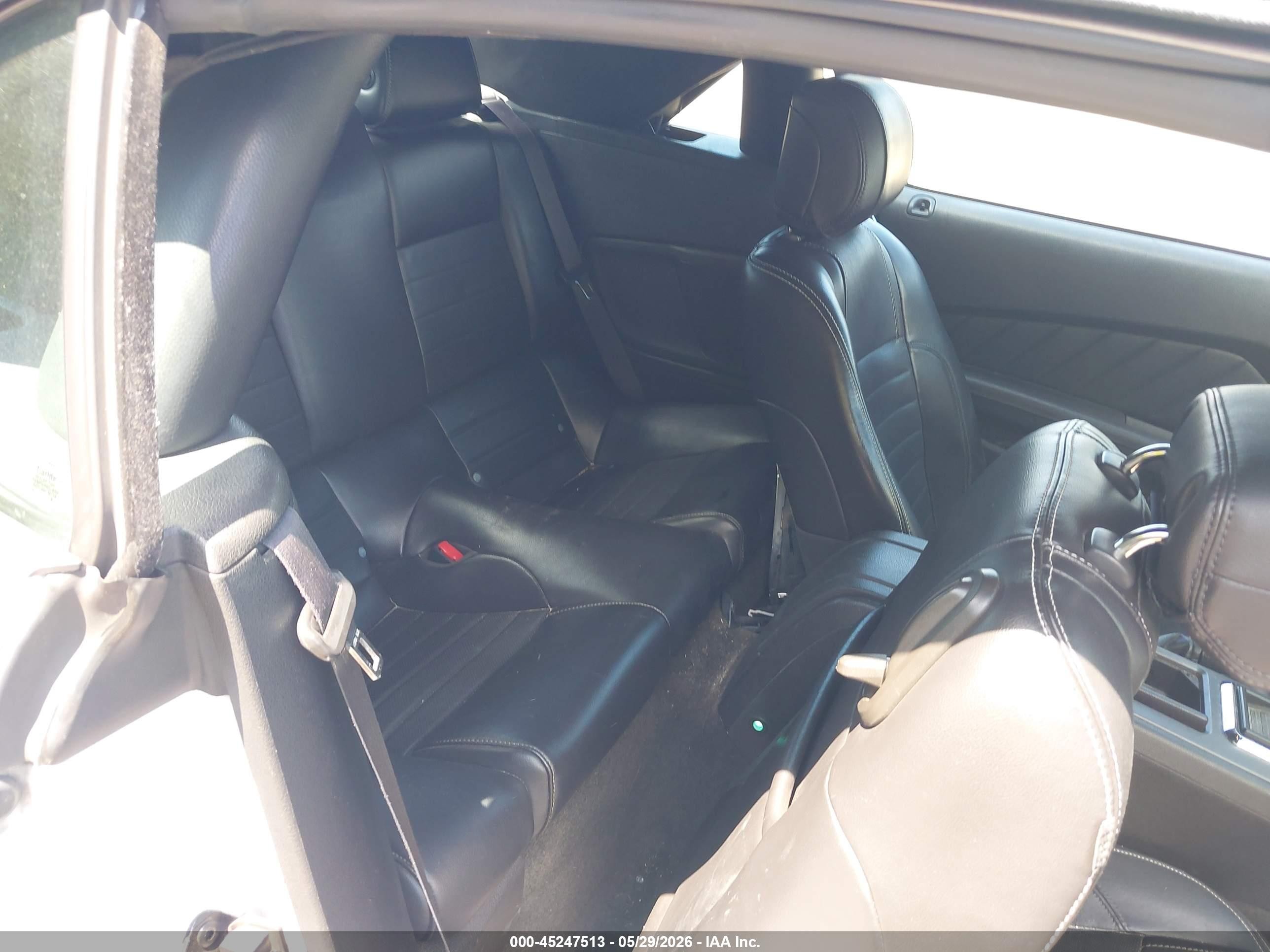 2014 Ford Mustang V6 Premium White vin: 1ZVBP8EM4E5263422